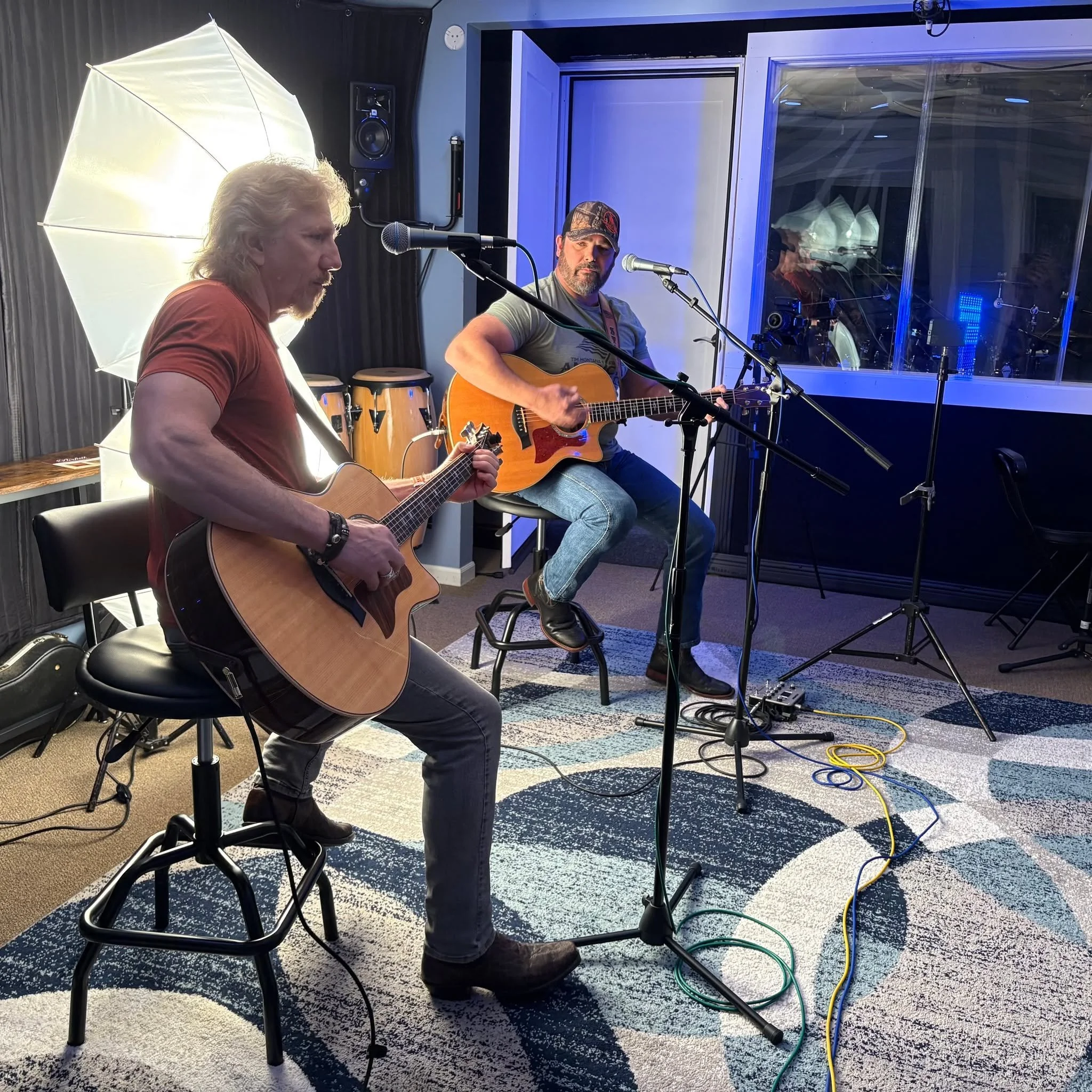 Great video shoot session with @derekstonermusic! 

Reach out to book a session or learn more&mdash;link in bio >>
.
.
.
#hiddencreekmusic #musicproducer #musicproduction #musicstudio #recordingstudio #recordingstudio #bellevuetn #nashville #na