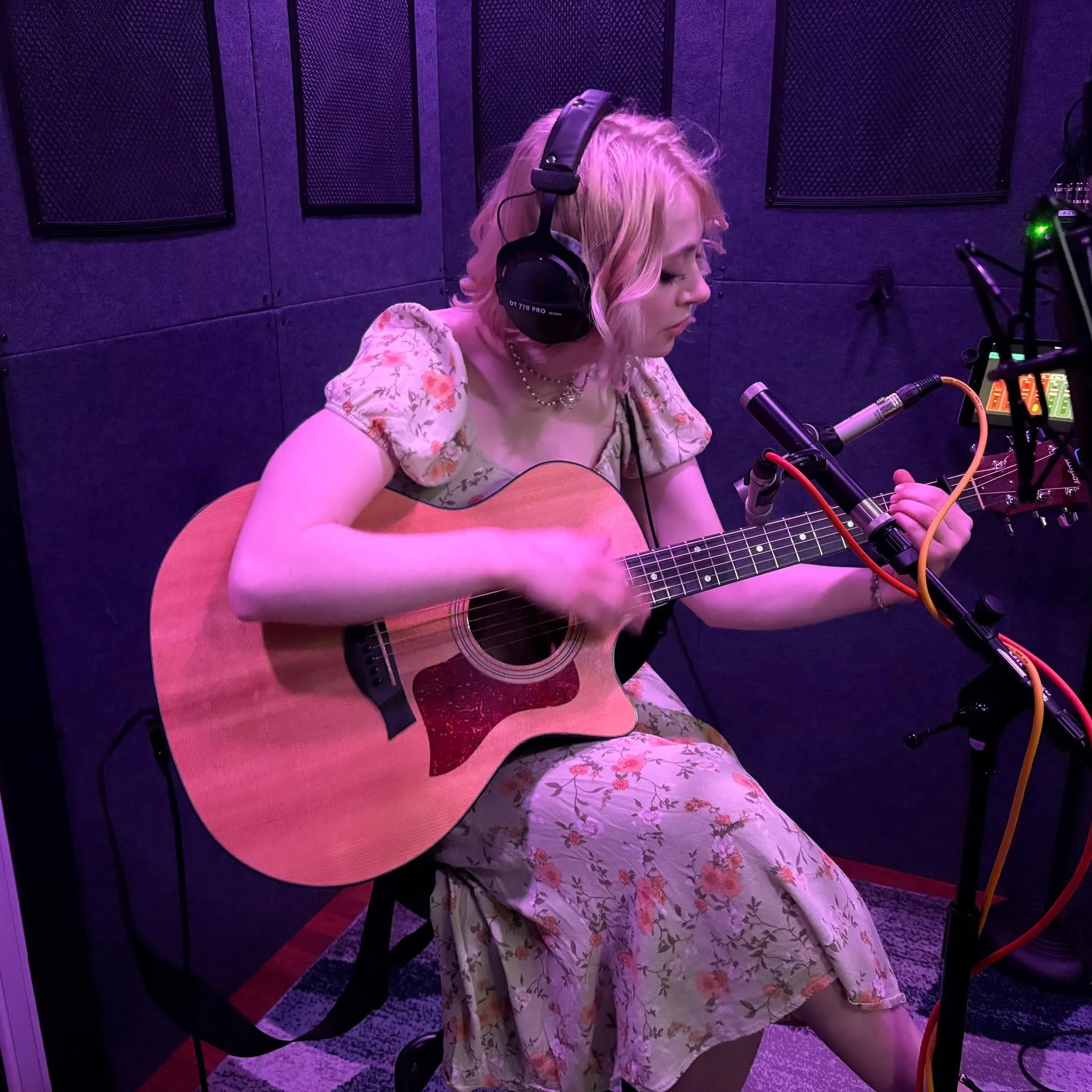 Making music with our very own Ellie Grenier!
@_ellie_the_jelly_

Reach out to book a session or learn more&mdash;link in bio >>
.
.
.
#hiddencreekmusic #musicproducer #musicproduction #musicstudio #recordingstudio #recordingstudio #bellevuetn 