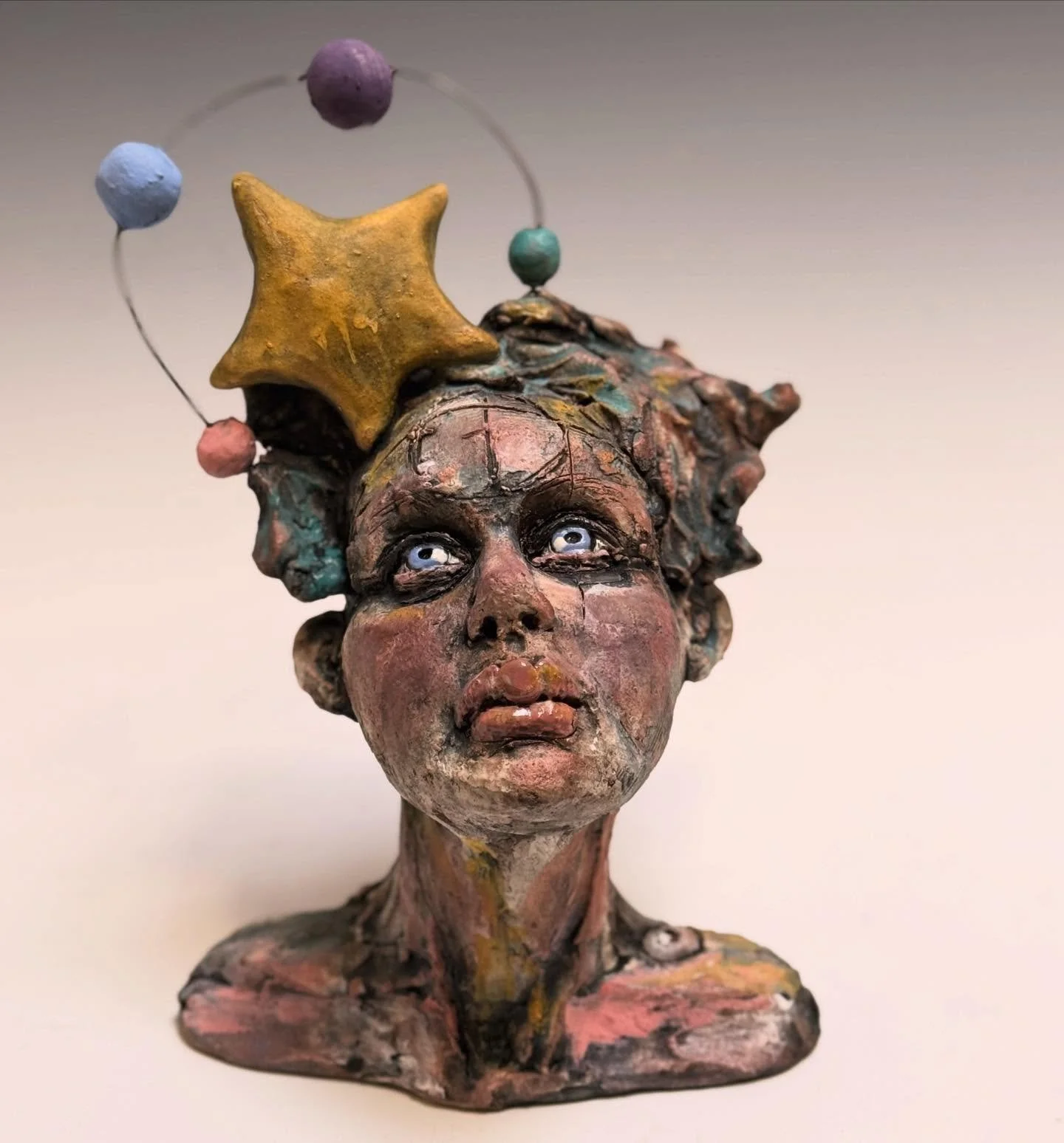 &ldquo;Star Gazer&rdquo; Clay, wire. 9&rdquo;h x6.5&rdquo;wx6&rdquo;d #nicolemerkenssculpture #nicolemerkensart #clay #stargazer #fortheloveofnight