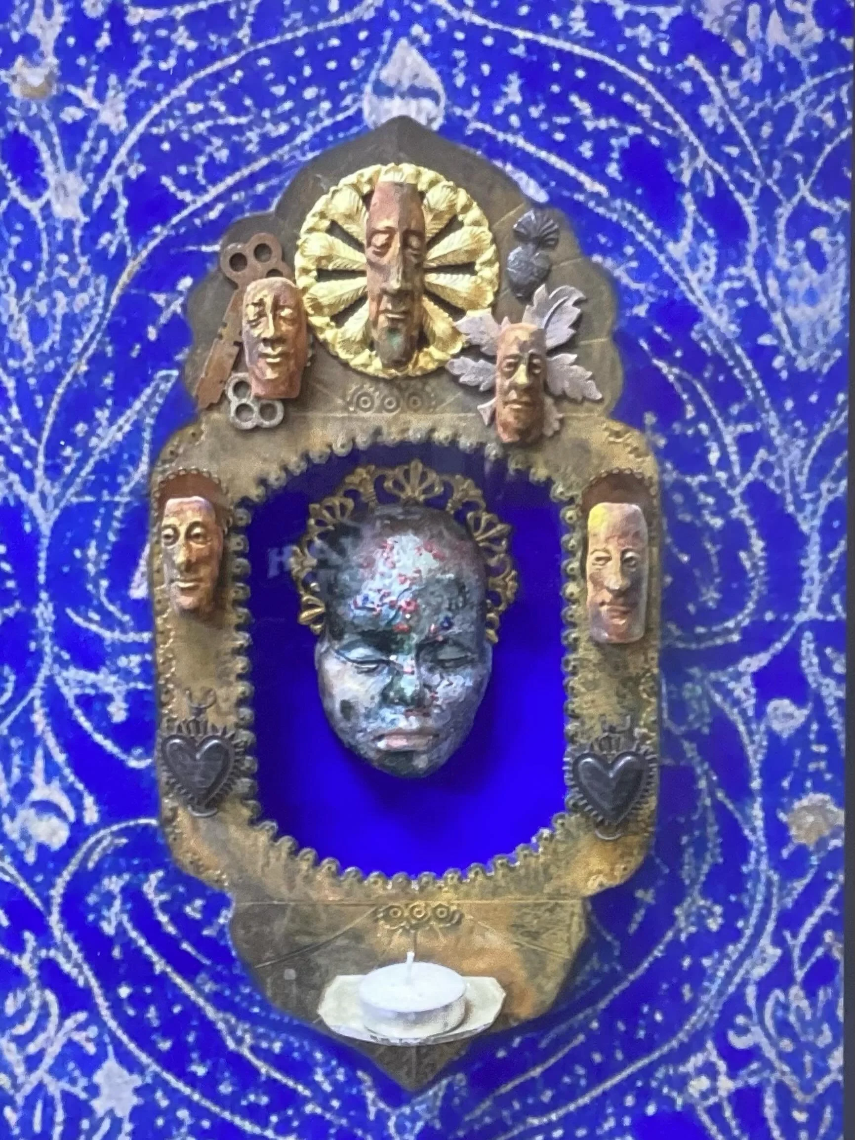 &ldquo;Ancestors&rdquo; wall shrine . 14.5&rdquo;h x 7.5&rdquo;wx3.5&rdquo;d . Studio #36
#eldoradostudiotour #nicolemerkensart #santafeartscene
