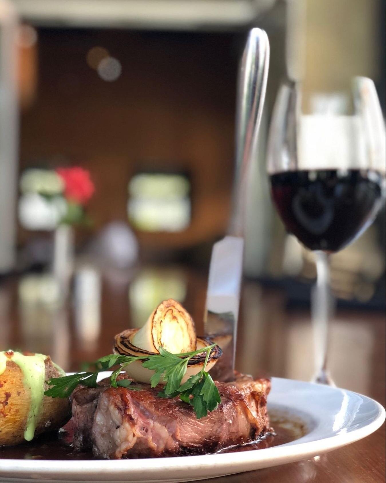 Flavorful, juicy, and cooked to perfection. Our Prime Rib Special makes every Thursday a treat. 

12 oz. Prime Rib and a Loaded Baked Potato | $28