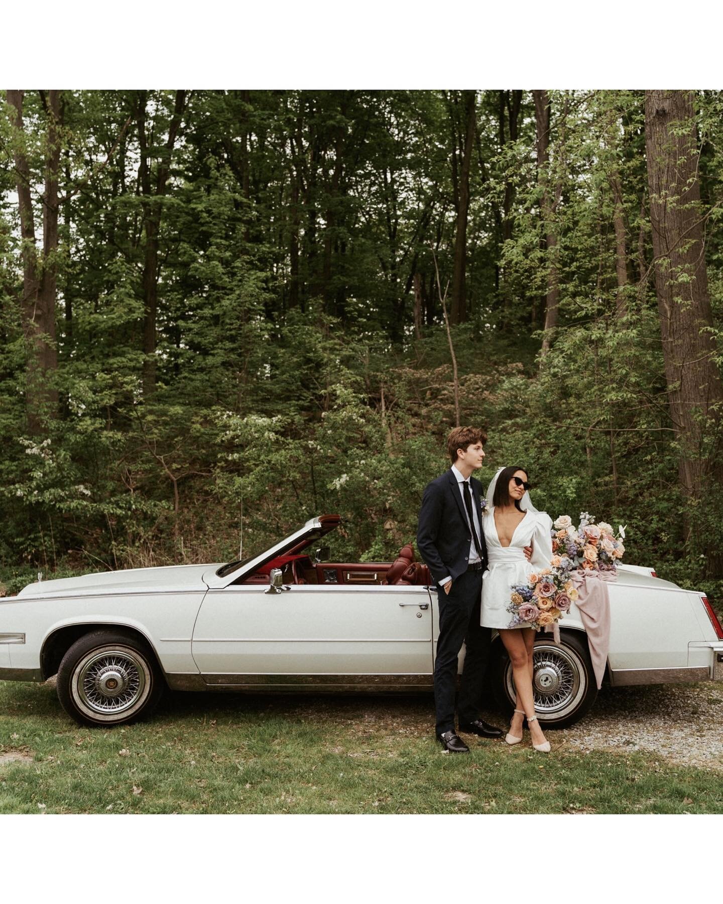 Want to make your wedding photos fun and unique? Rent a vintage car ✨

Photo: @amare_studios
Car Rental: @sashas.cars 
Florist: @calluna_and_co 
Dress &amp; Accessories: @sashandbustle 
Makeup: @misslivmakeup 

Models
@lukebarrington25 
@emilycayuga 