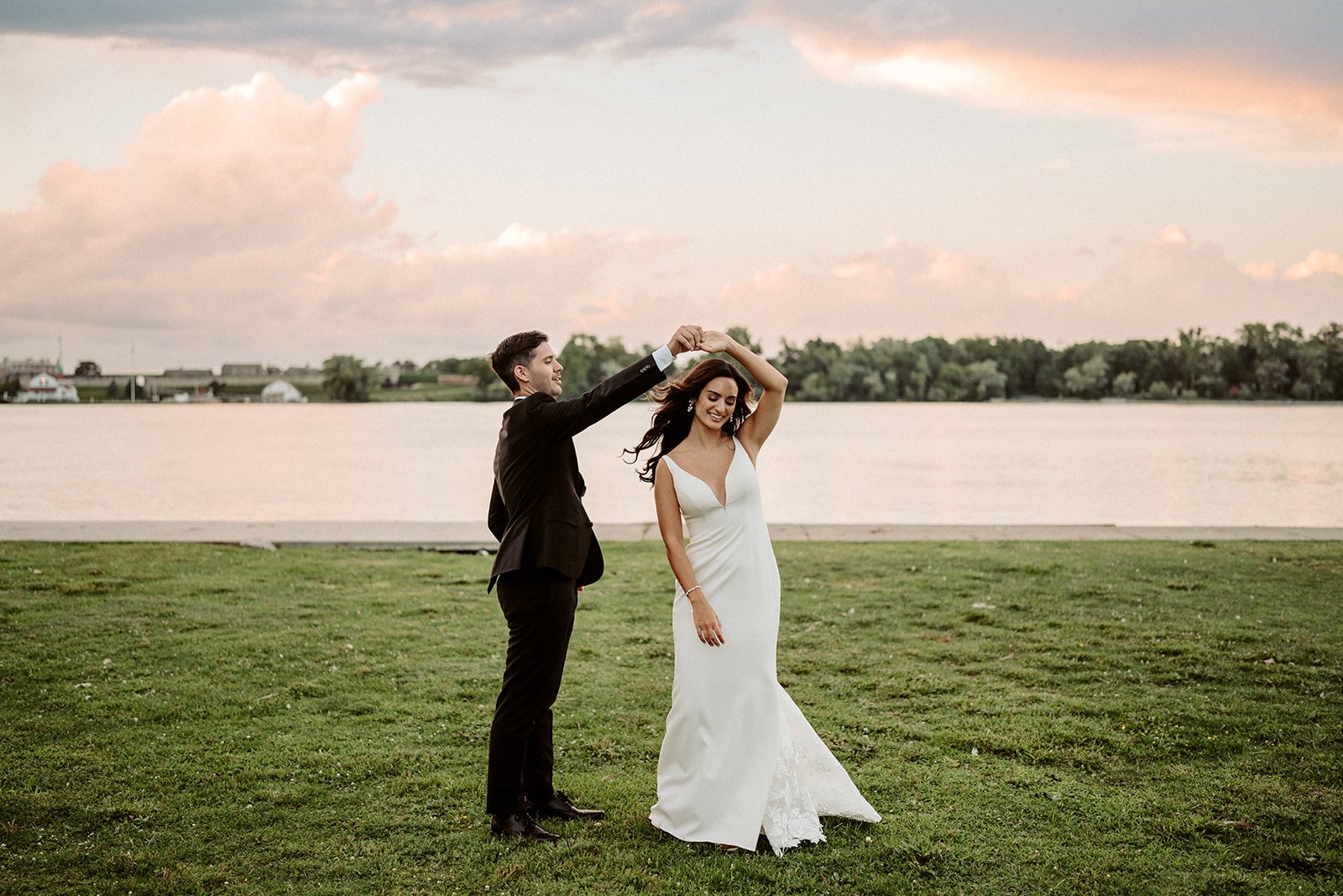 best-niagara-wedding-venues_queens-landing.jpg