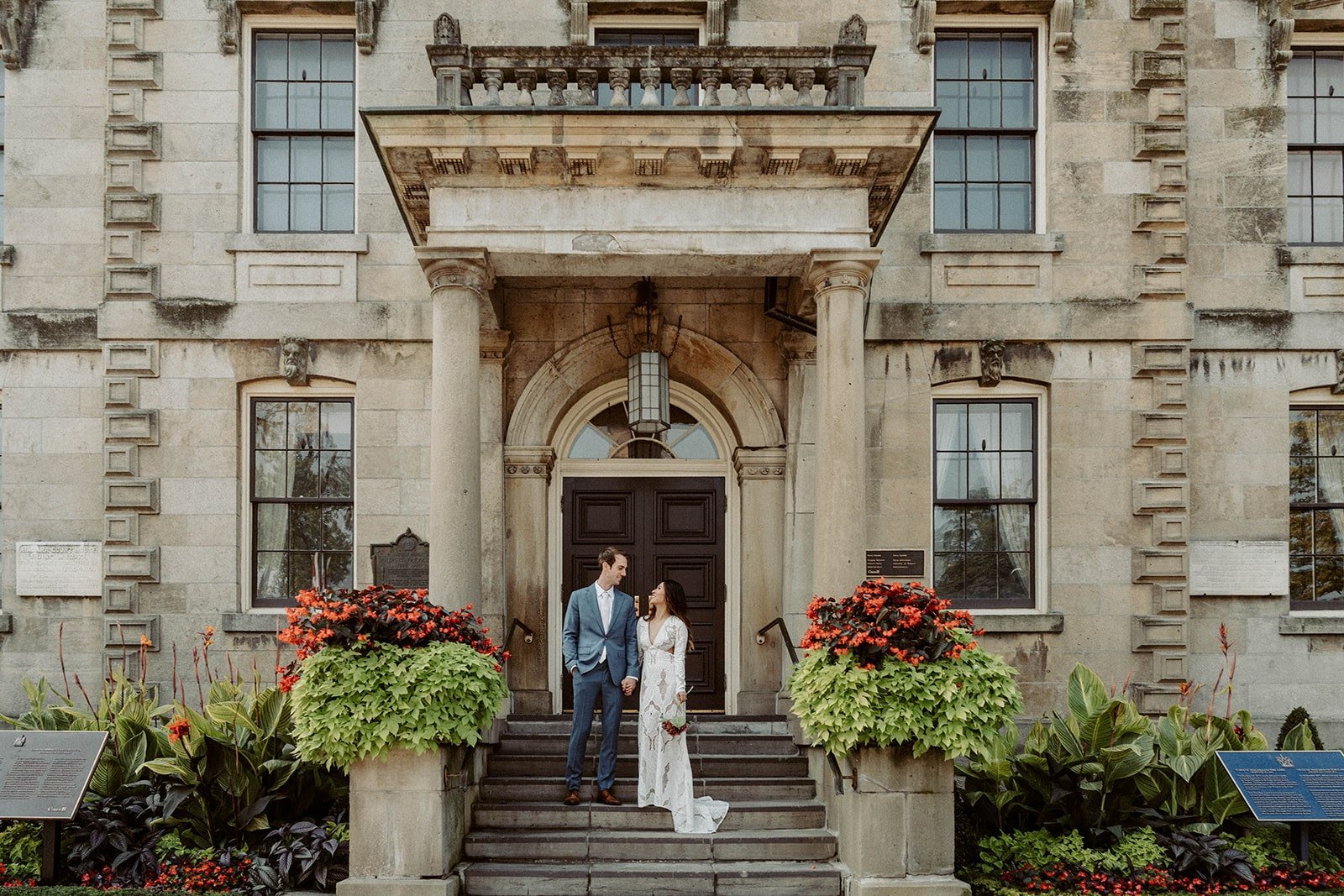 Niagara wedding photographer at Niagara-on-the-Lake Town Hall