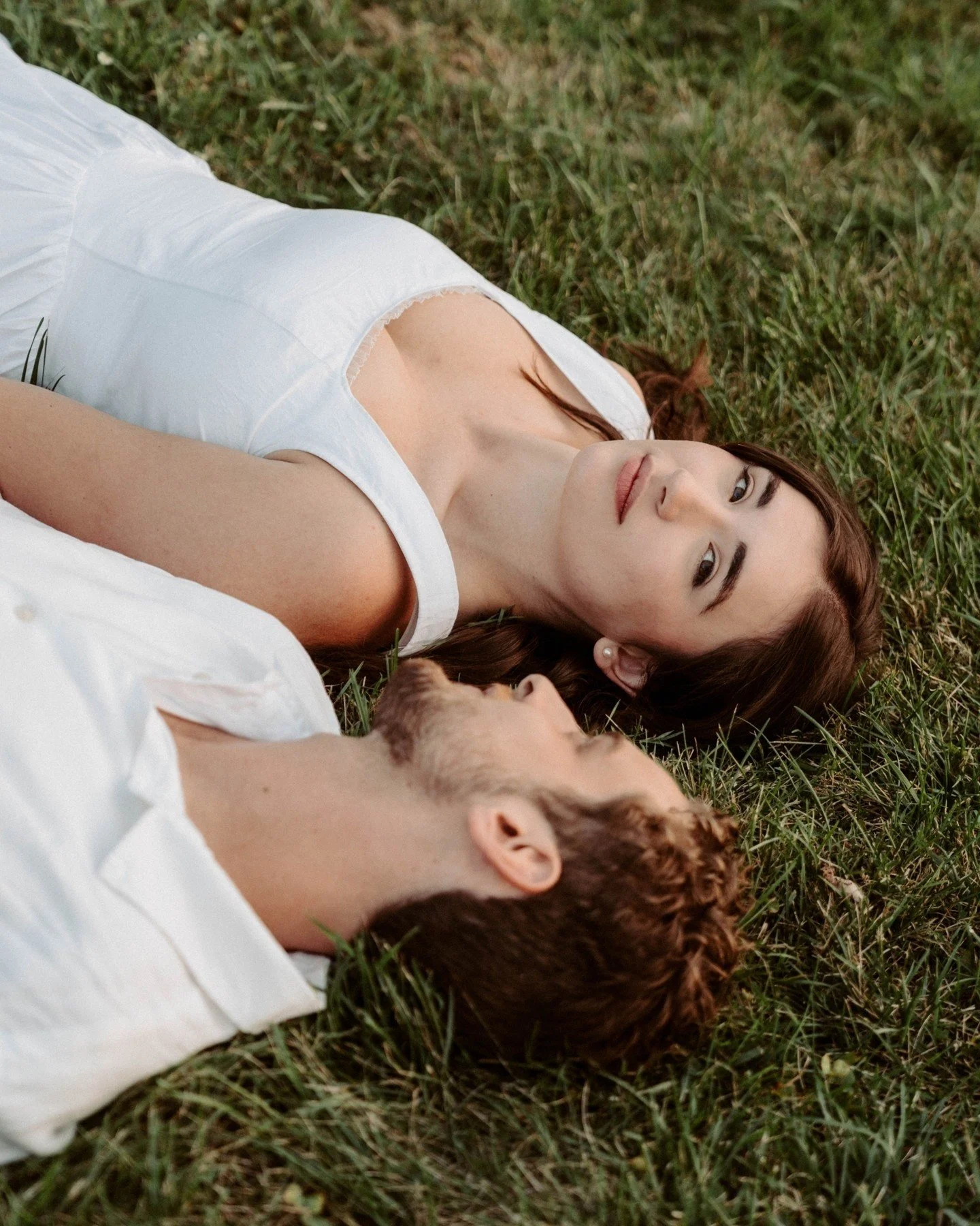 When your couple asks to do their engagement photos in the very spot they got engaged, you don&rsquo;t think twice. Ottawa, you were magic. ✨
*
*
*
*
*
#TorontoWeddingPhotographer #NiagaraWeddingPhotographer #HamiltonWeddingPhotographer #SouthernOnta