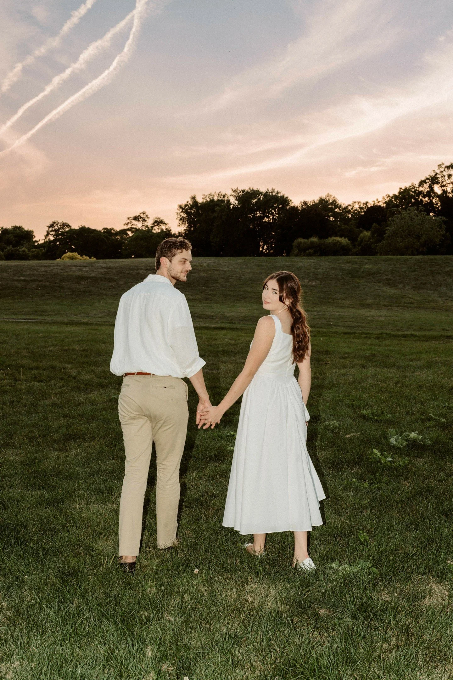 A session filled with warmth, movement, and quiet in-between moments for R&amp;M❤
.
.
.
#weddingphotography #engagementphotography #weddinginspo #engagementinspo #candidwedding #editorialweddingphotography #storytellingweddingphotographer #weddingvid