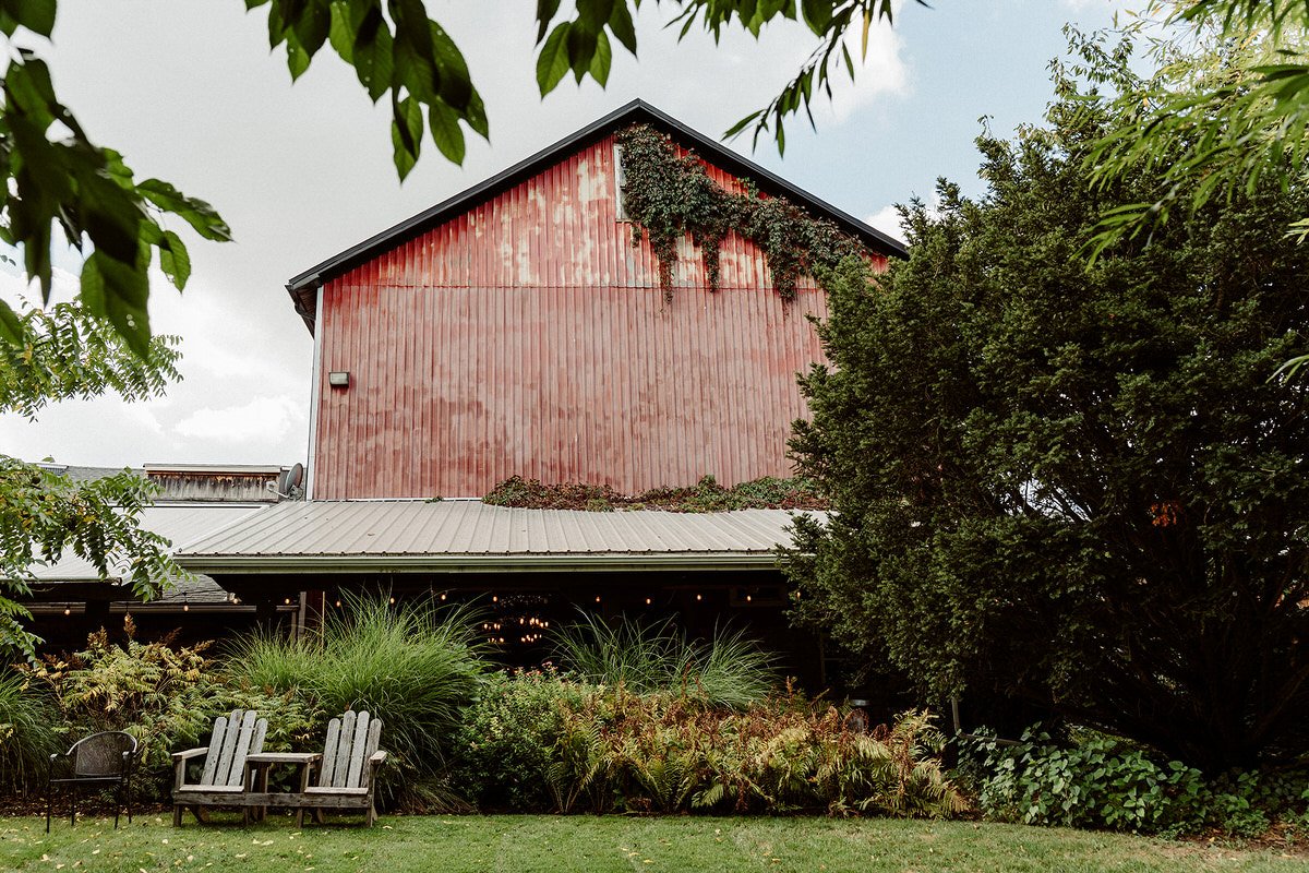 best-niagara-wedding-venues-Honsberger-Estate-Winery-Amare-Studios-0002-1.JPG