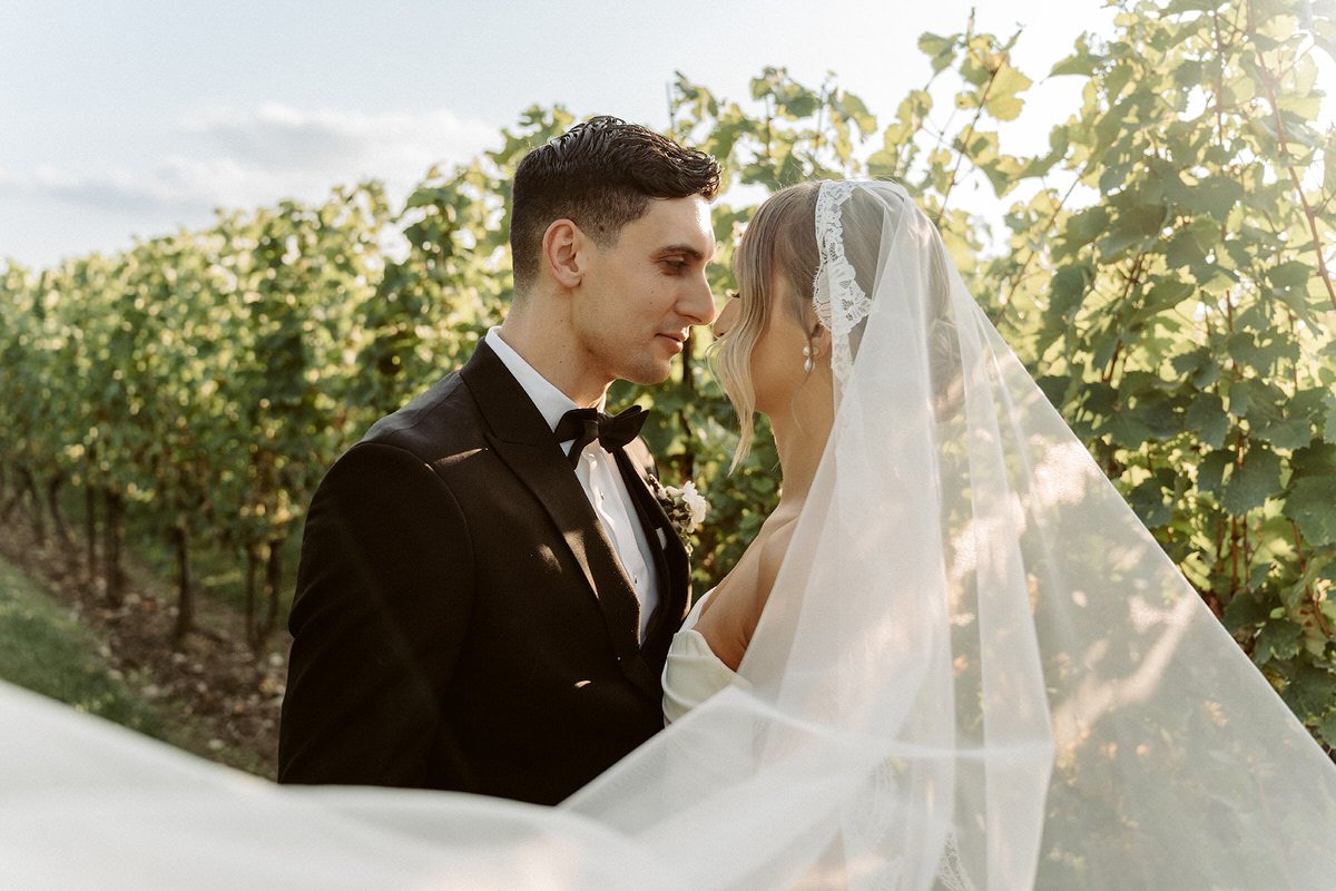 best-niagara-wedding-venues-Honsberger-Estate-Winery-Amare-Studios-0012-1.JPG