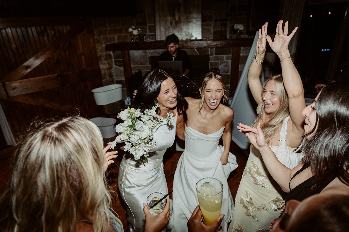 best-niagara-wedding-venues-Honsberger-Estate-Winery-Amare-Studios-0024-1.JPG
