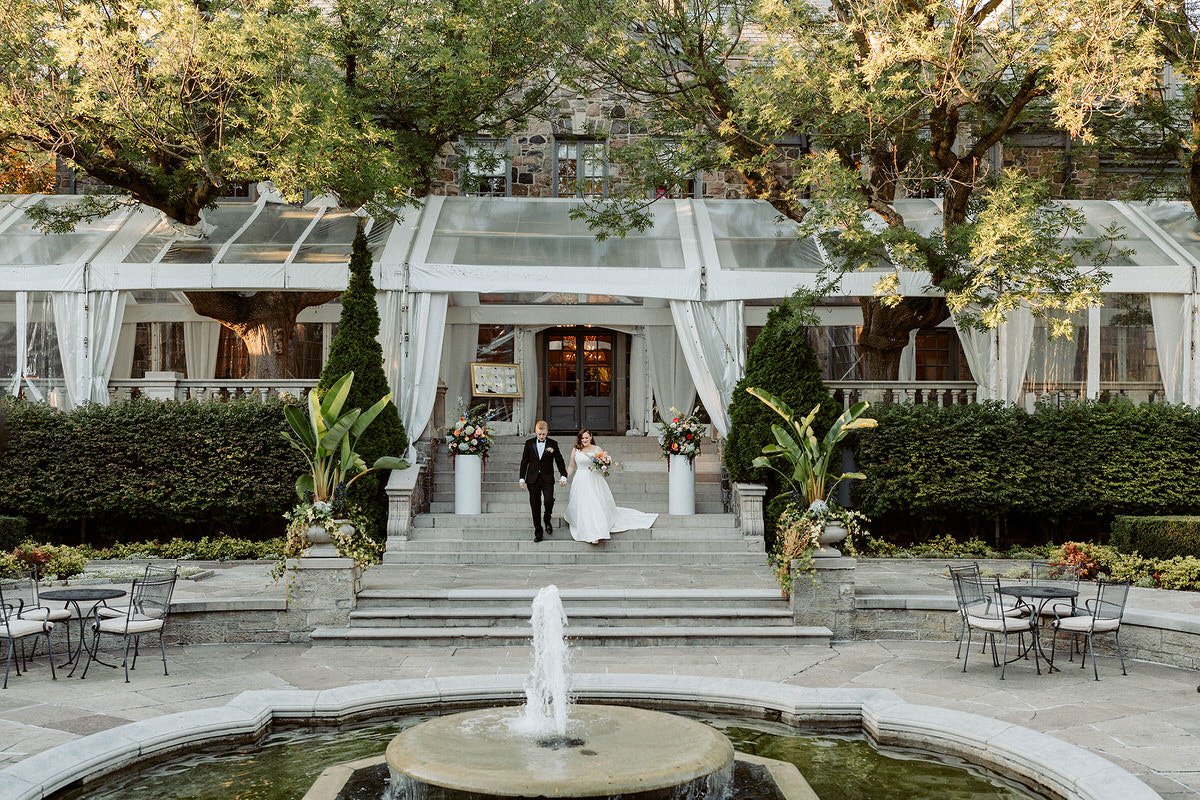 outdoor-wedding-venues-in-ontario-graydon-hall-manor-Amare-Studios-0008.JPG
