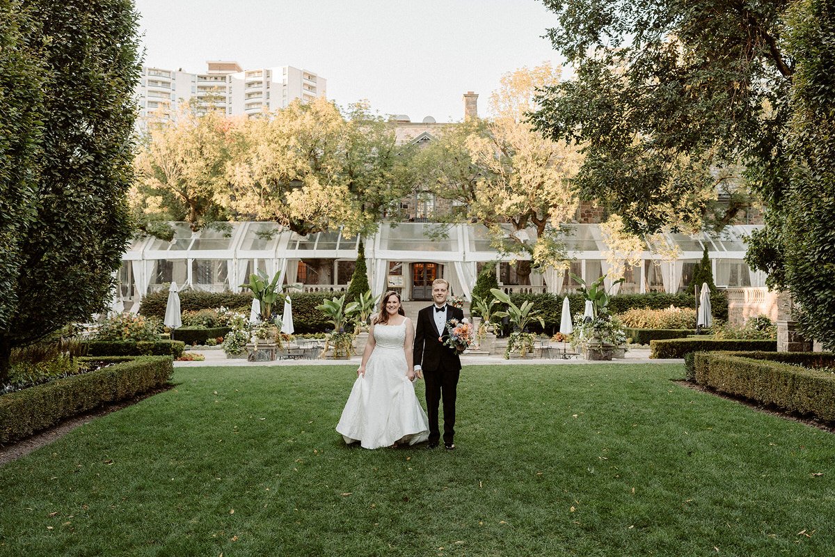 outdoor-wedding-venues-in-ontario-graydon-hall-manor-Amare-Studios-0009.JPG