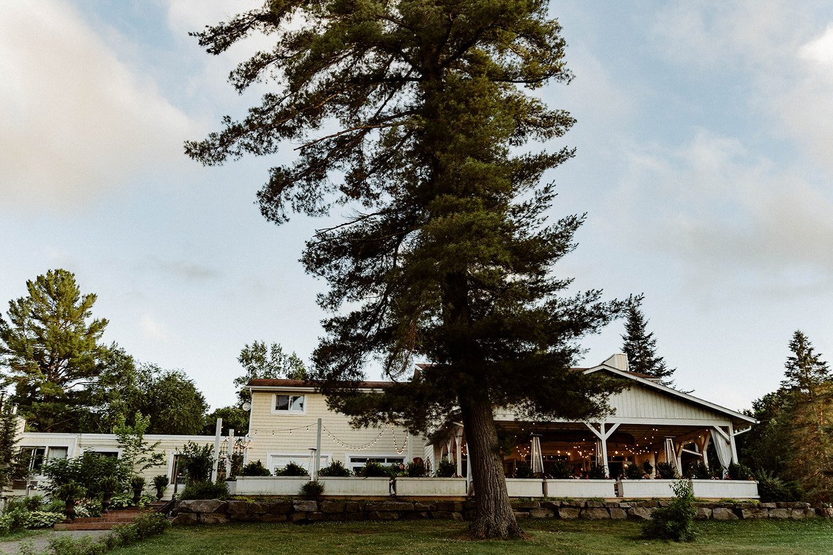outdoor-wedding-venues-in-ontario-northridge-inn-Amare-Studios-0002.JPG