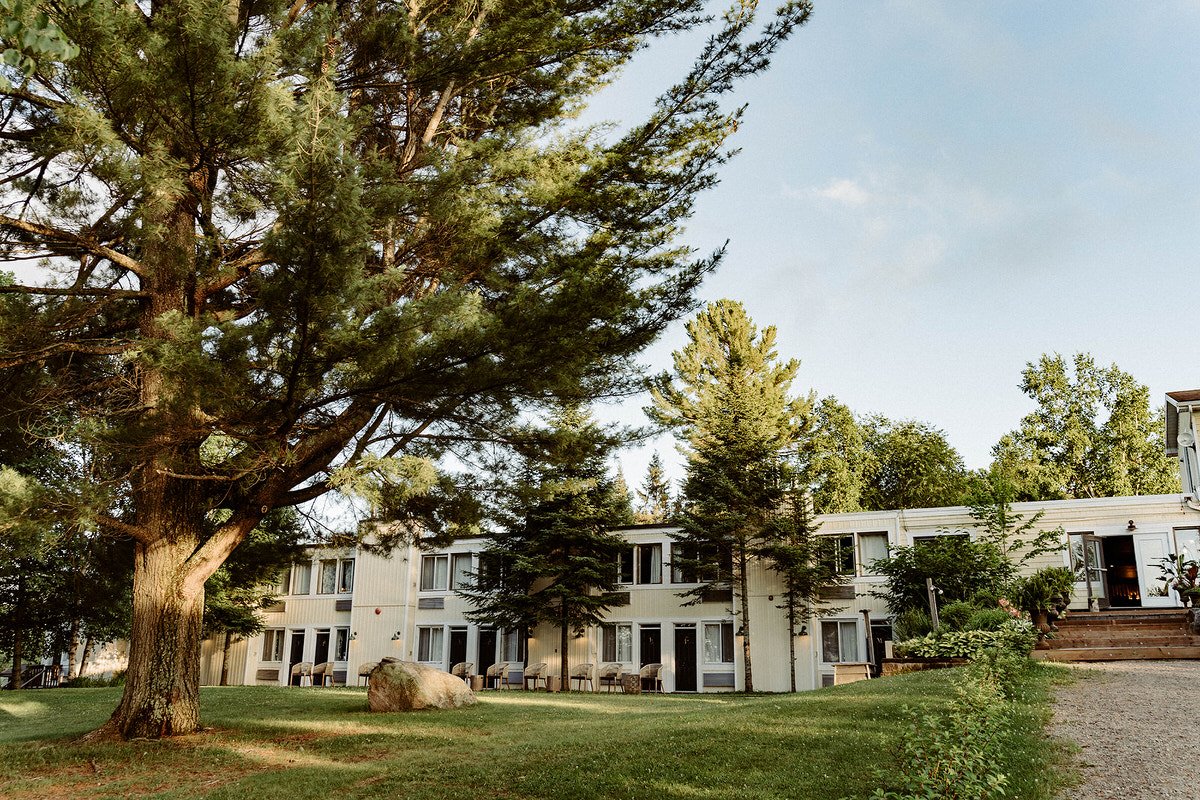 outdoor-wedding-venues-in-ontario-northridge-inn-Amare-Studios-0003.JPG