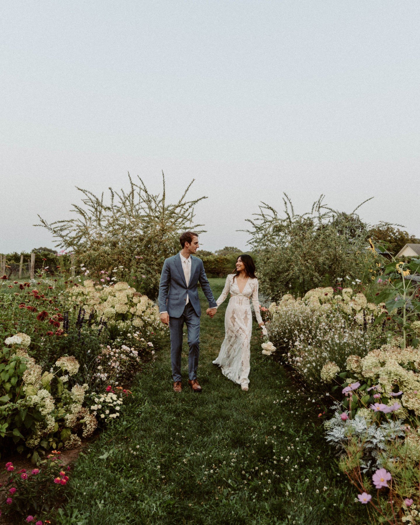 If you are planning a destination wedding in Niagara, Ravine Vineyard Estate Winery is exactly the kind of venue worth flying in for.

Set among the vines in St. Davids, Ravine gives couples a ceremony surrounded by rolling vineyard views and the opt