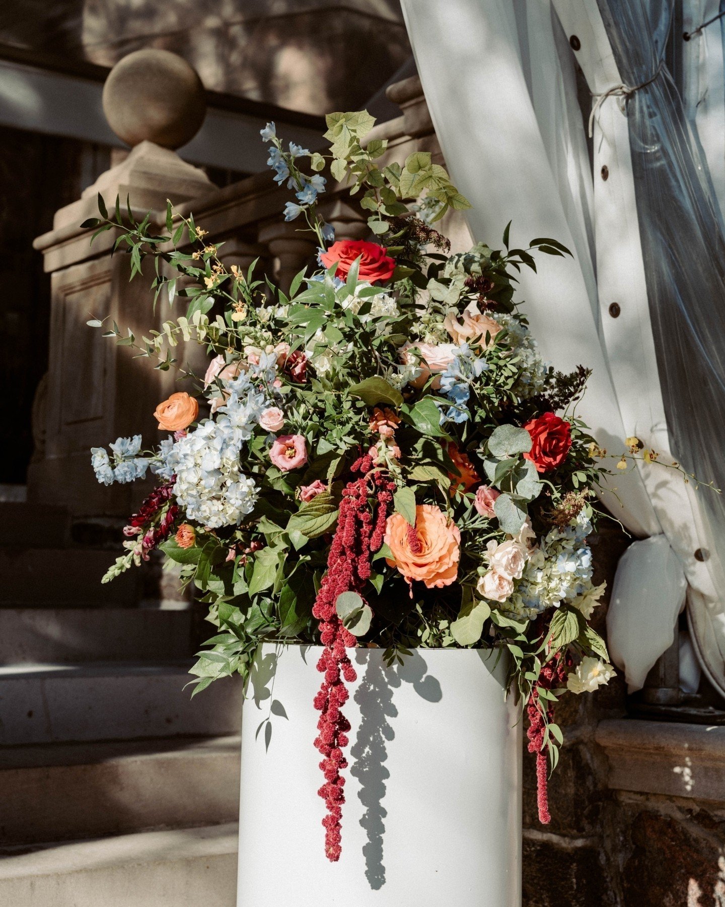 Graydon Hall Manor is exactly what you want if you're searching for a Toronto wedding venue that feels like your own private estate.

This 1936 Georgian manor sits on over 150 acres in the Don Valley, with four acres of gardens and a stone terrace bu