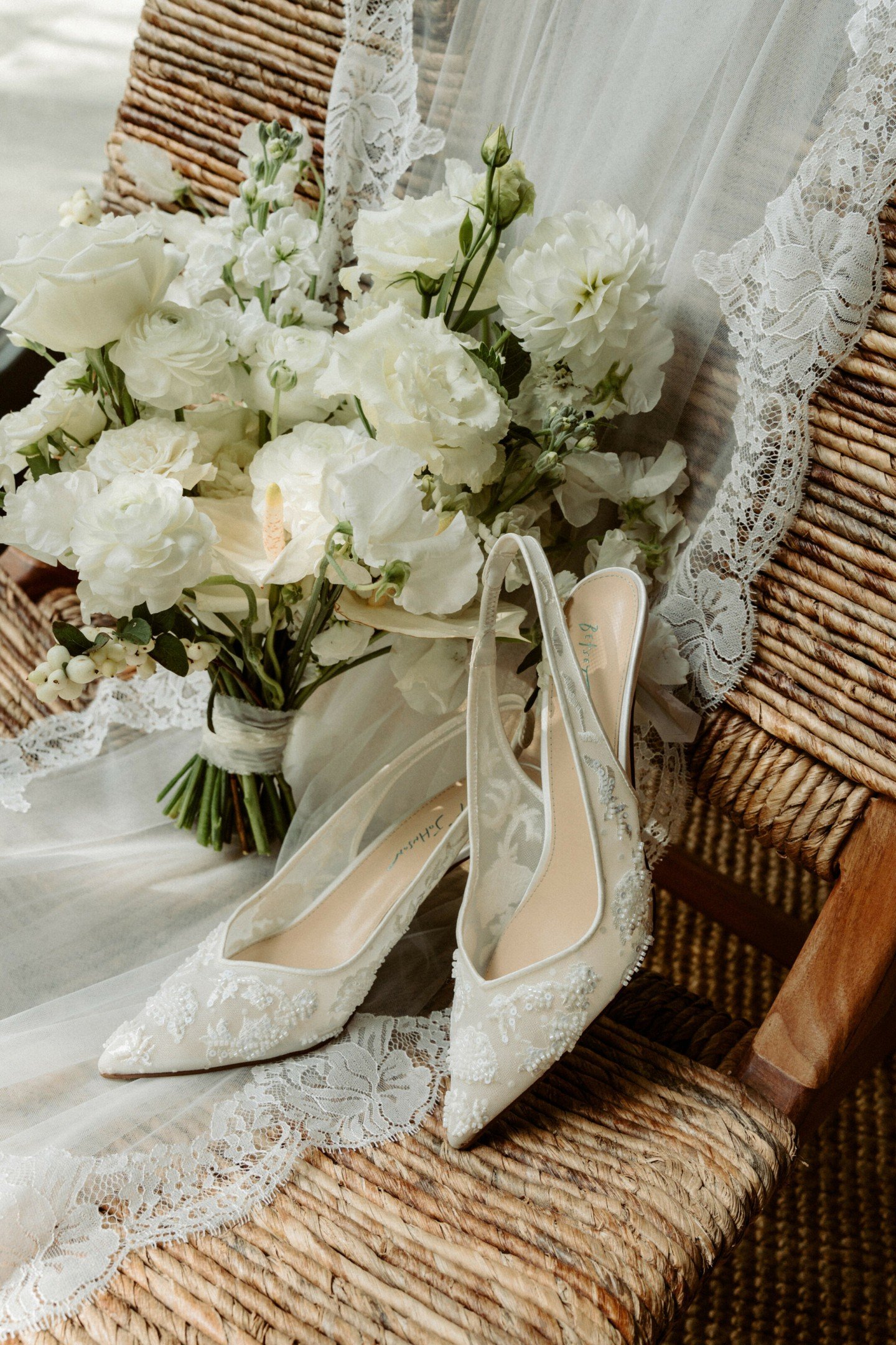 Alex and Mark at Honsberger Estate Winery in Niagara. Timeless, editorial, and exactly the kind of day that reminds us why we love shooting at this venue.

There's something about Honsberger that just lends itself to beautiful images. The vineyard, t