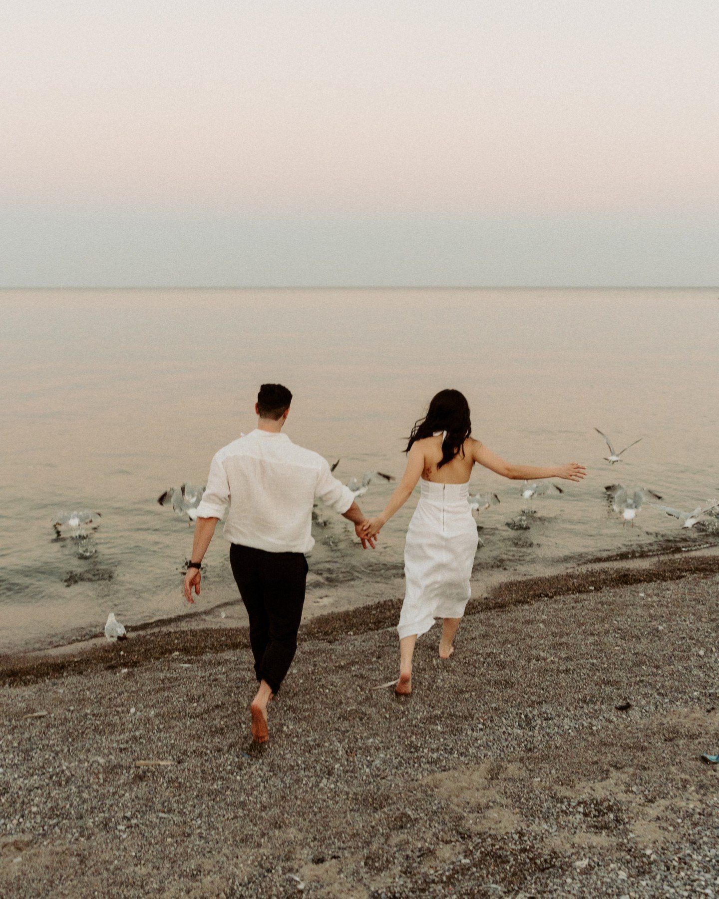 Not ready to say goodbye to summer honestly. these photos are not helping 🫶🏼

If you're planning engagement photos in Toronto and have a vision like this, inquiry form is in bio.

#ScarboroughBluffsEngagement #TorontoEngagementPhotographer #Scarbor