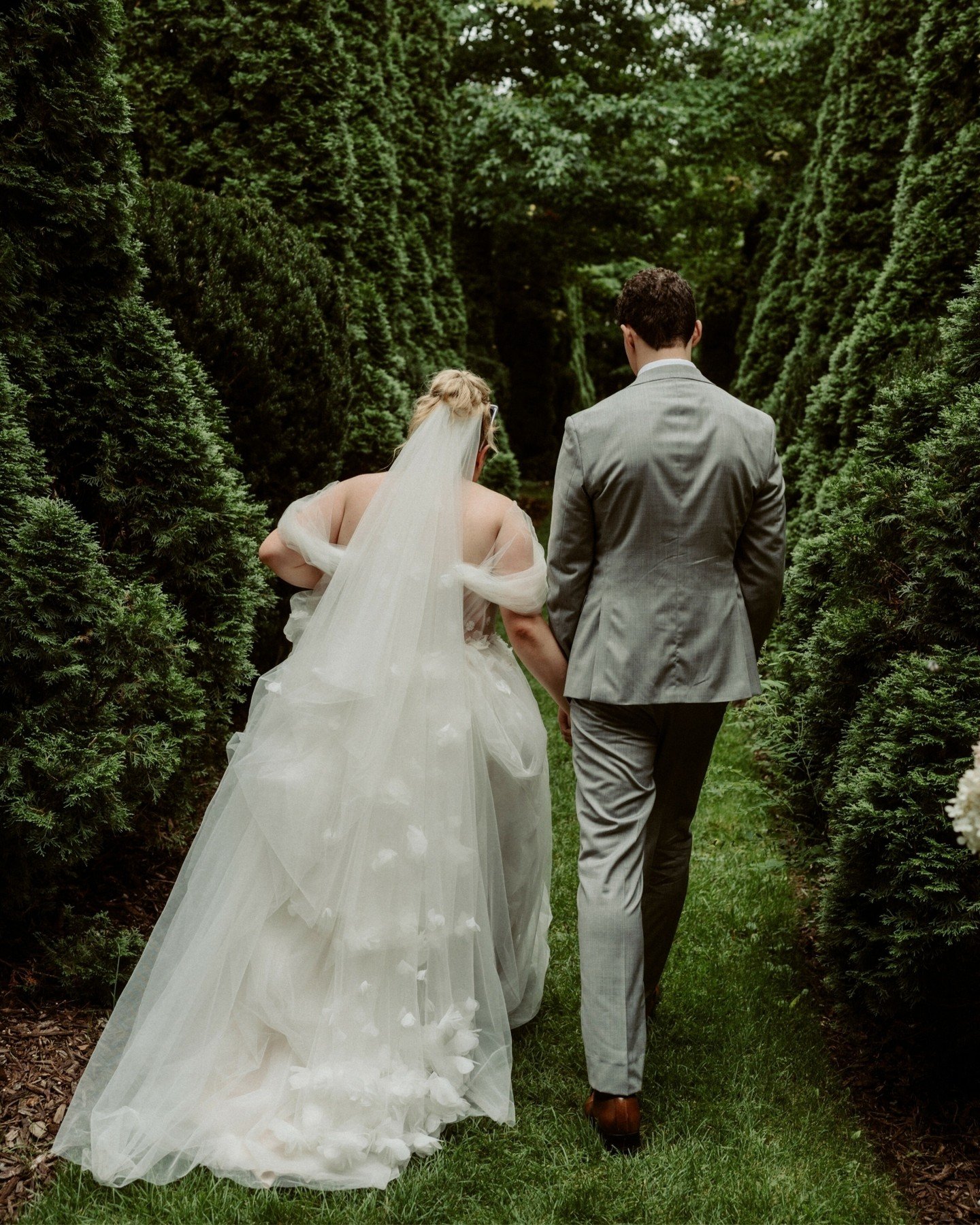Justine &amp; greg @cranberrycreekgardens 🕊⛪

prepared to be sick of me, I finally have time to post again ✨

@sireneventsandco 
@cranberrycreekgardens 
@devlinscountrybistro 
@amyandanita 
@ambershurrweddings 
@kaywareweddings 
@thebloomstudioca 
@