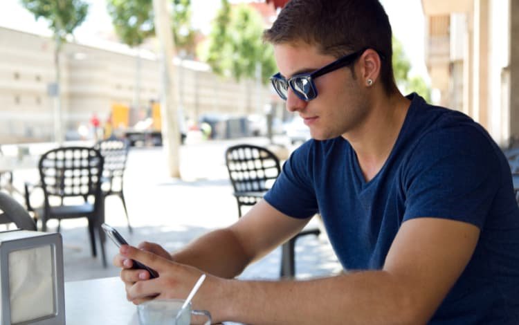 Unveiling the Impact of Gay Hookup Apps on Mental Health