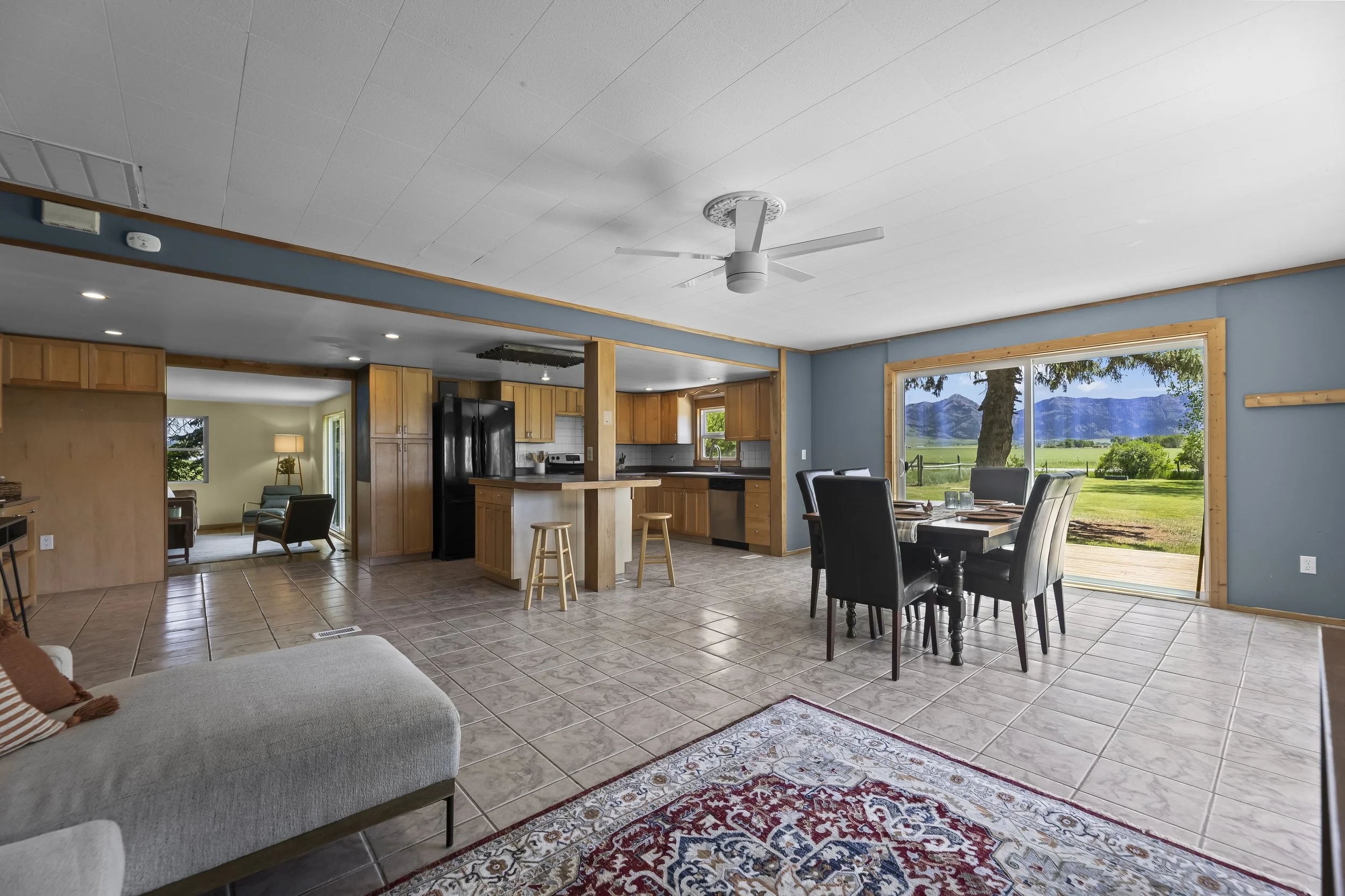 Main Floor living area.JPG