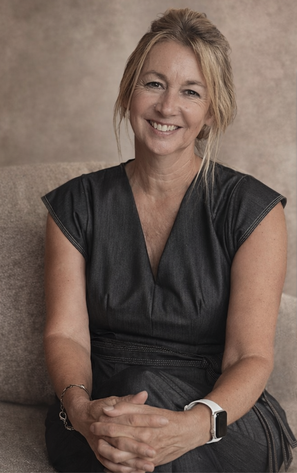 AMY BREWSTER - REAL ESTATE 