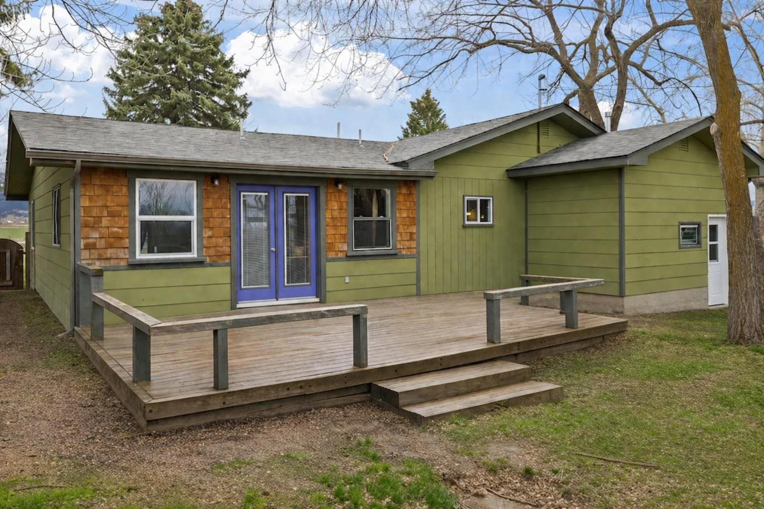 Back Deck off of primary bedroom