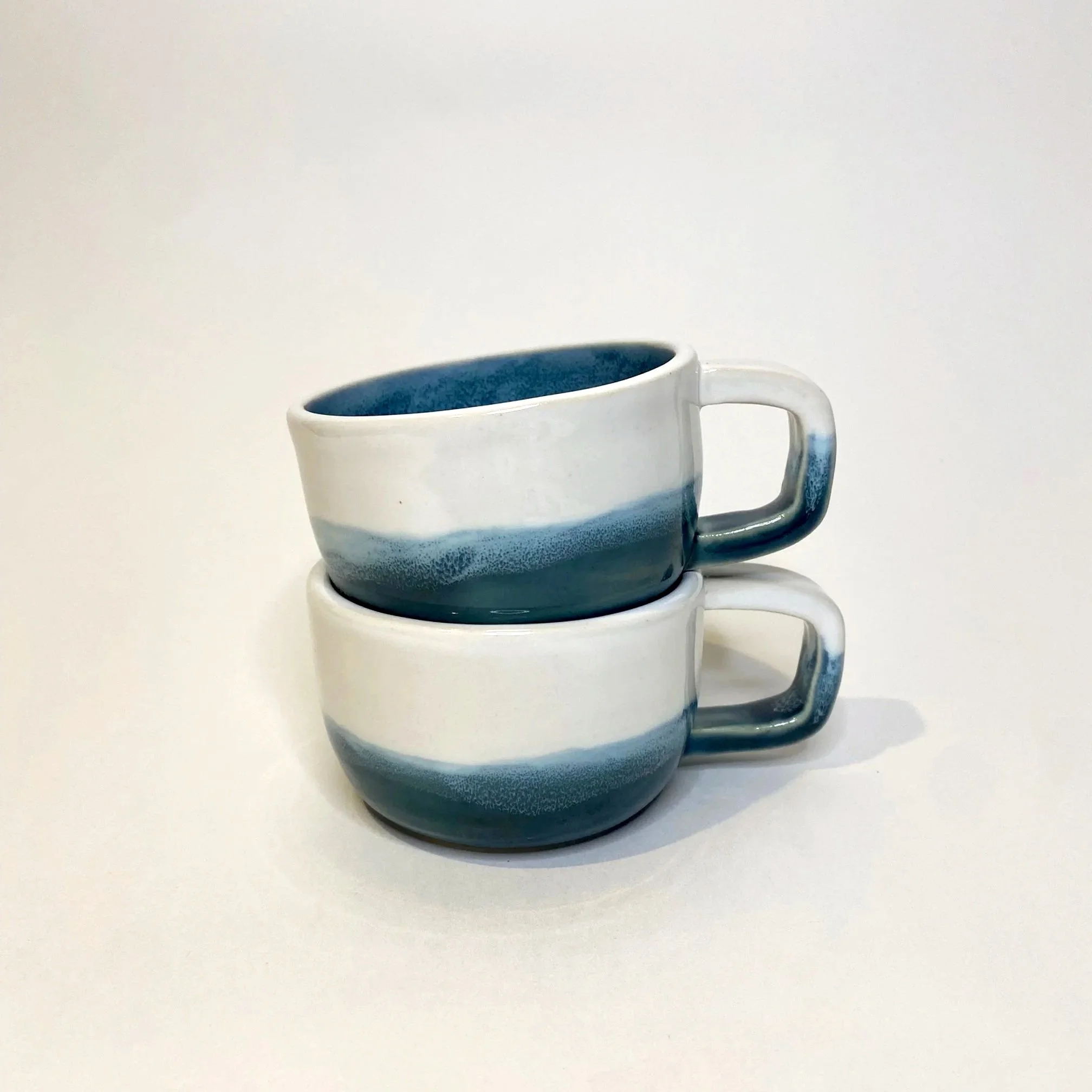 blue and white mugs