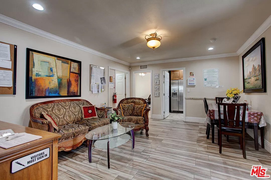 17326 Los Alimos St01.jpg
