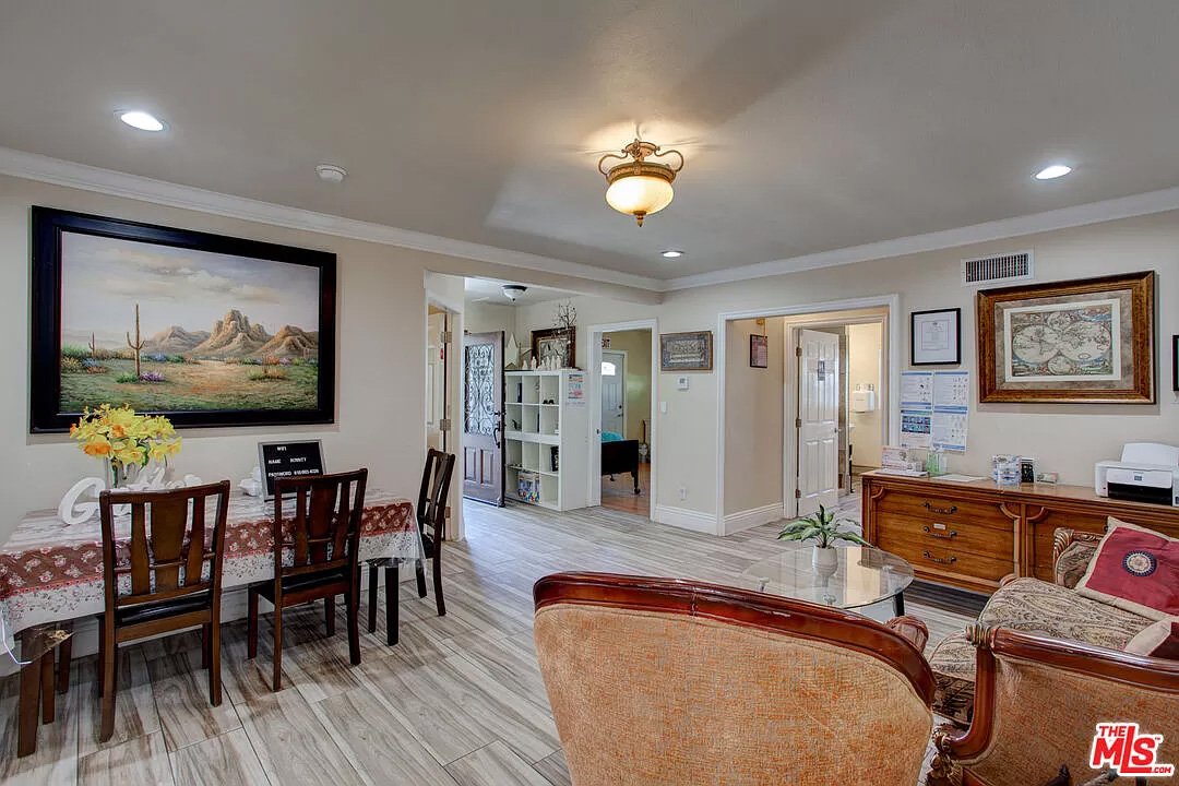 17326 Los Alimos St016.jpg