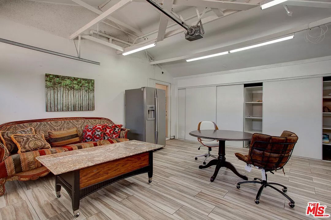 17326 Los Alimos St024.jpg