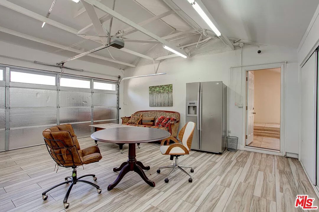 17326 Los Alimos St031.jpg