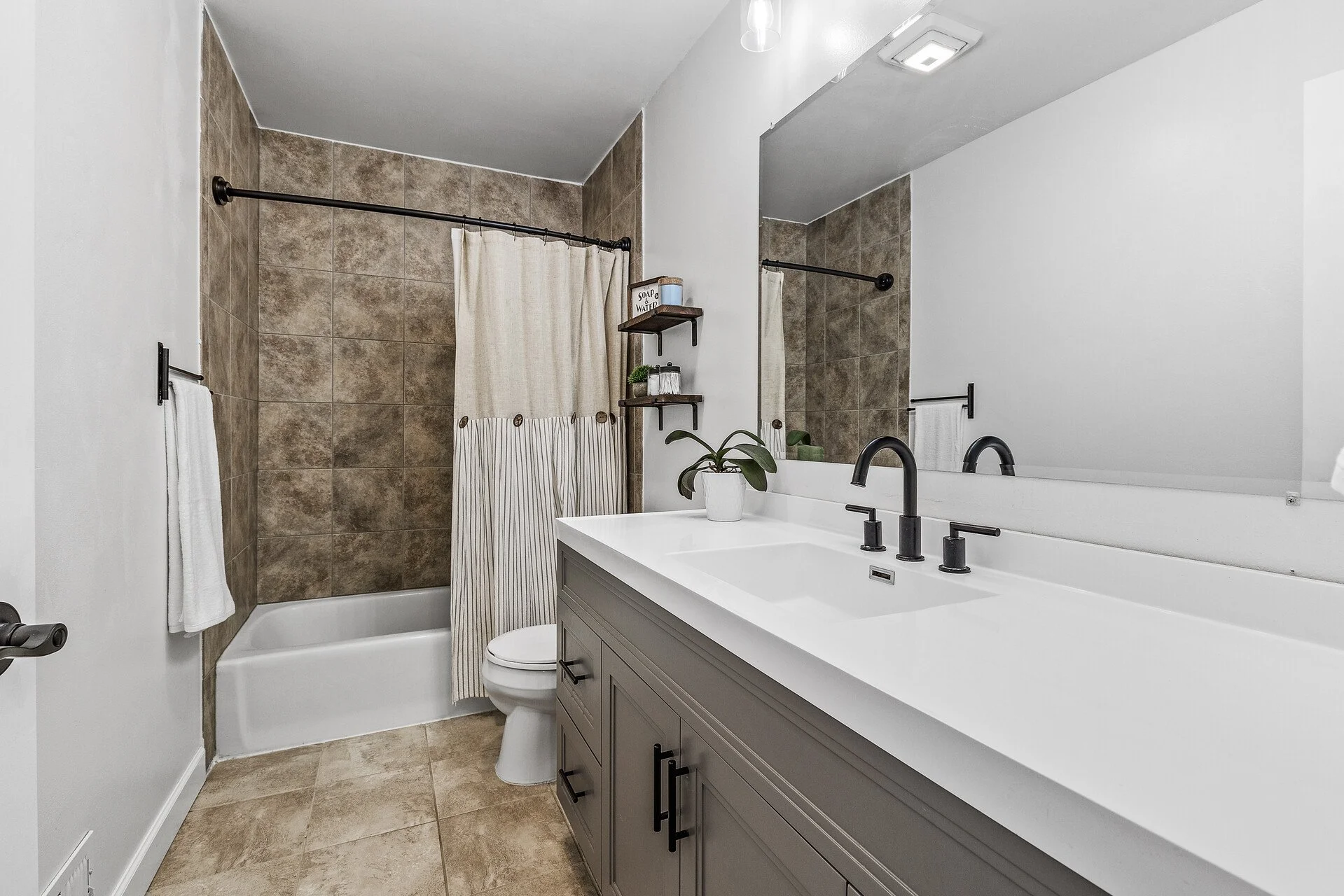 14_4879_141st14_mls.jpg
