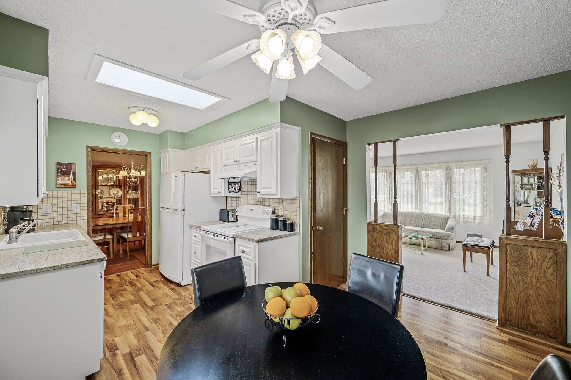 11_3801_Zenith_Avenue_N11_mls.jpg