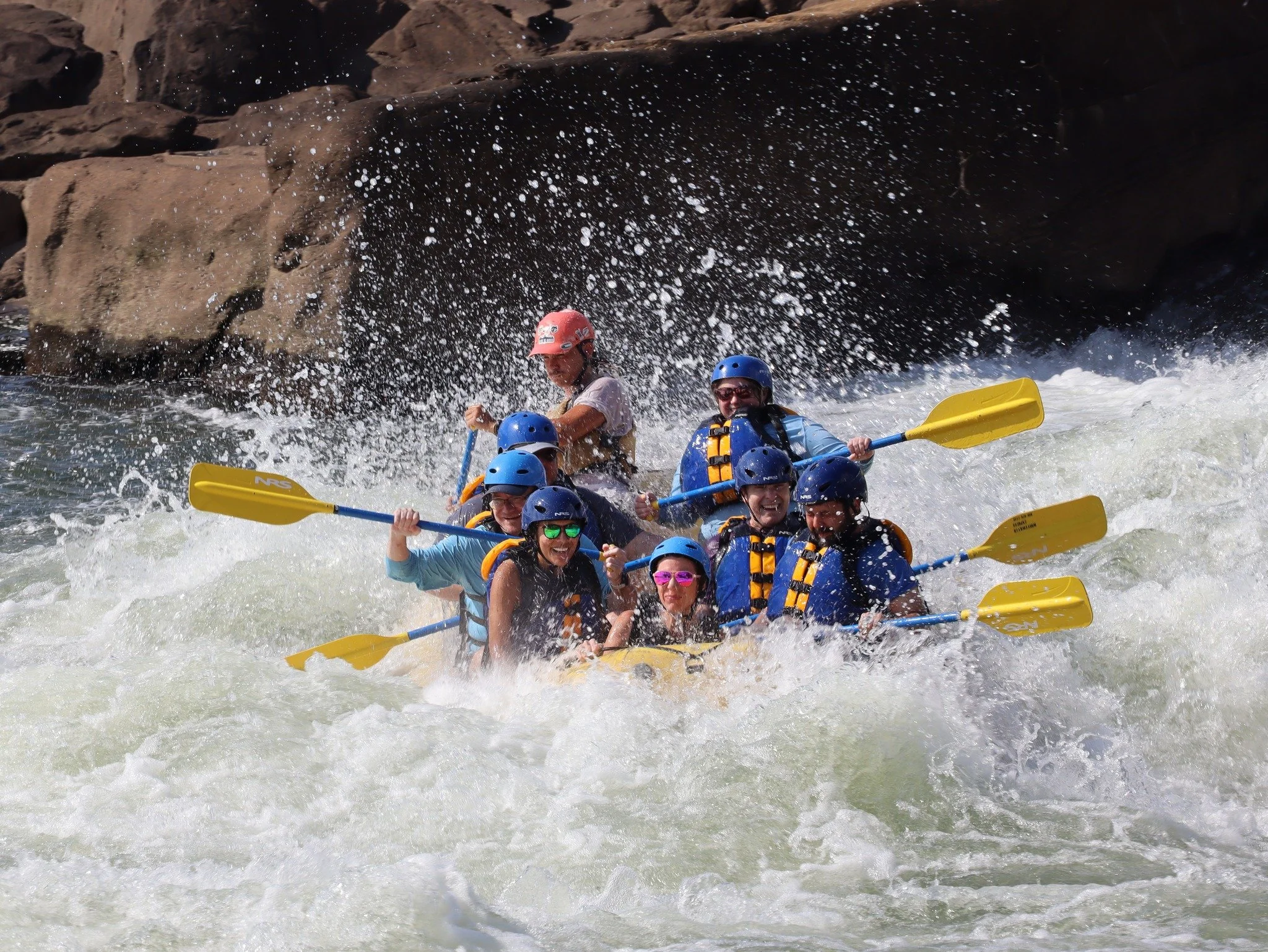 🌊What a wild ride! A huge thanks to @whitewaterexpress  for an incredible whitewater rafting trip on Friday. Our Columbus Remote movers had a blast tackling the rapids on the Chattahoochee River!

We topped off the night with some great food and dri
