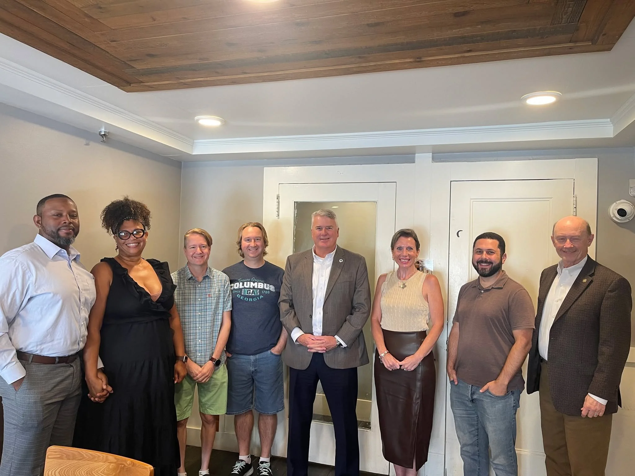 ☕ It was a fantastic morning for our new #columbusremote movers! 

A huge thank you to Iron Bank Coffee Company for hosting another wonderful 𝗖𝗼𝗳𝗳𝗲𝗲 𝘄𝗶𝘁𝗵 𝘁𝗵𝗲 𝗠𝗮𝘆𝗼𝗿 event. We're so grateful to Mayor Skip Henderson &amp; councilor Gar
