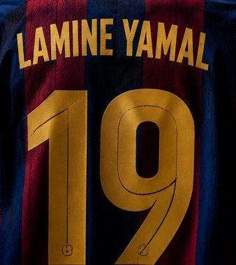 KONTRAST_12_lamine_yamal_dres.jpg