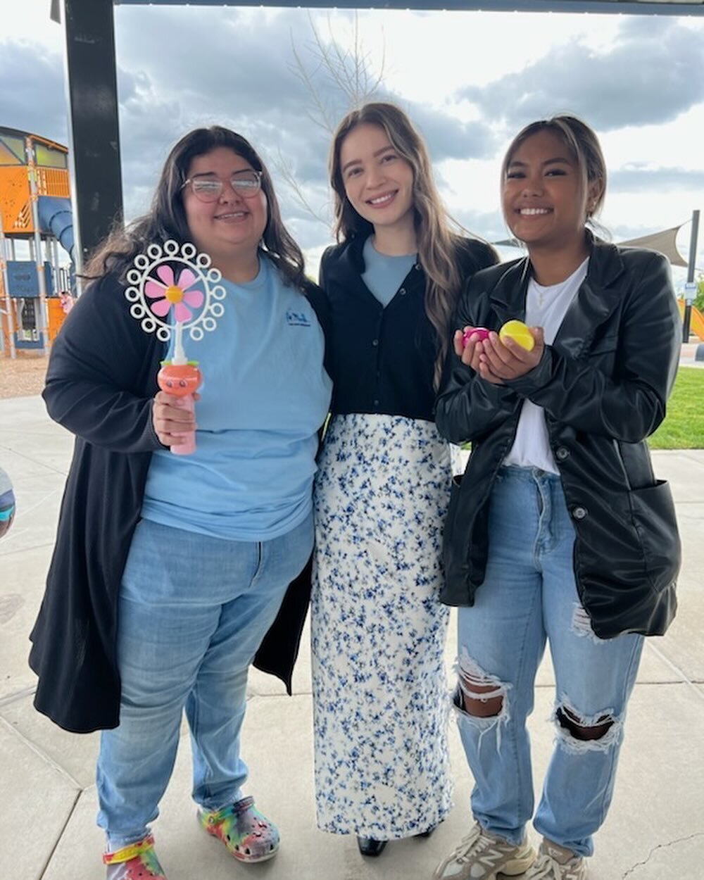 Our Elk Grove clients and their siblings celebrated Easter by enjoying an egg hunt, bubbles, chalk, goodie bags, snacks, and playing at the park! 

#easter #PALS #pacificautismlearningservices #autism #aba #abatherapy #california #elkgrove