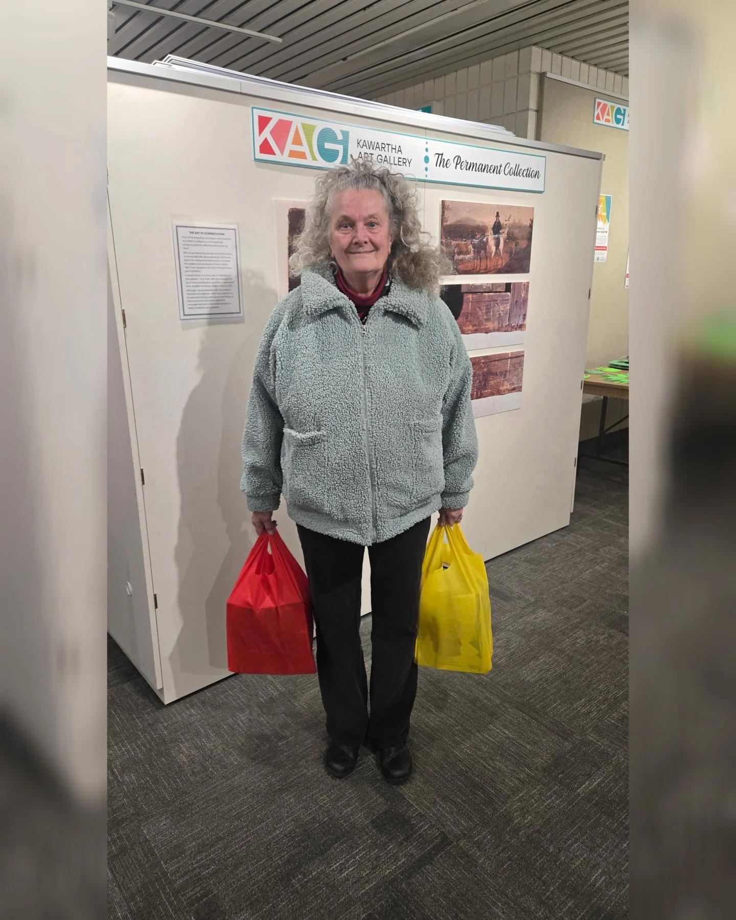 A big thank you to Penny for dropping off two full (and heavy!!) bags of much-needed magazines for our Seniors for Seniors program! 📖 The program will put them to good use!

Seniors for Seniors brings practicing senior artists into long-term care ho