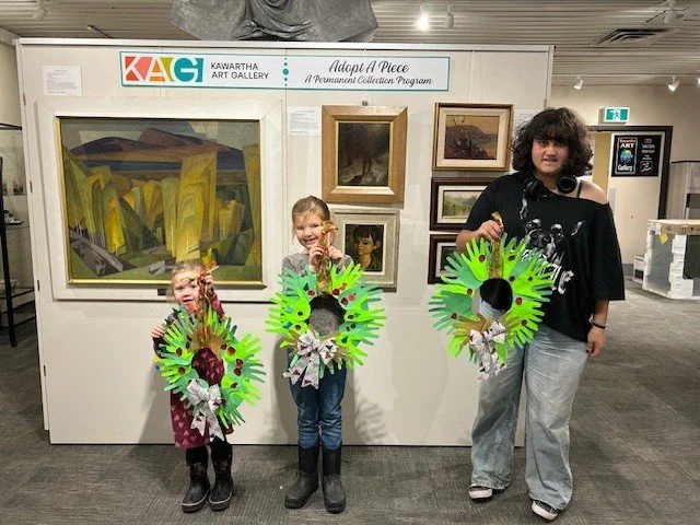 🎄Building holiday magic, one handprint at a time. 🖐️
Our Youth Christmas craft workshop was a hit!
The kids had an absolute blast creating their own festive wreaths using ribbons, glue, and plenty of handprints.
Swipe through to see the festive mas