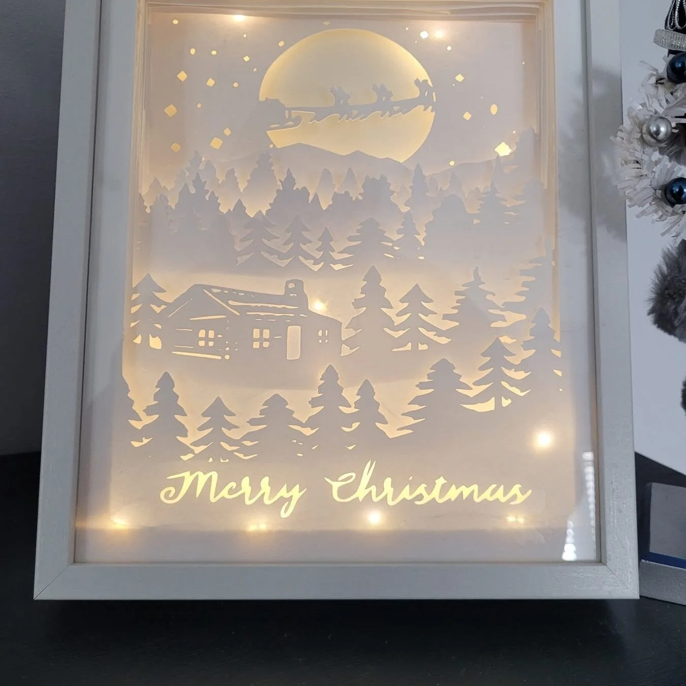 🎄✨ Adult Christmas Craft Fun! ✨🎄

Our Adult Christmas Craft class was a festive hit! We had a wonderful time getting creative with shadow boxes, crafting beautiful holiday scenes. 
It was a wonderful way to relax, craft, and get into the holiday sp