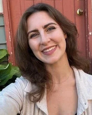 The Brain on Art Series: Introducing Gillian Steven! 🎨🧠

Gillian has been involved in advocacy and community-driven initiatives for over 12 years, beginning as a co-op student at the Kawartha Art Gallery when she was just 15 years old. She later le