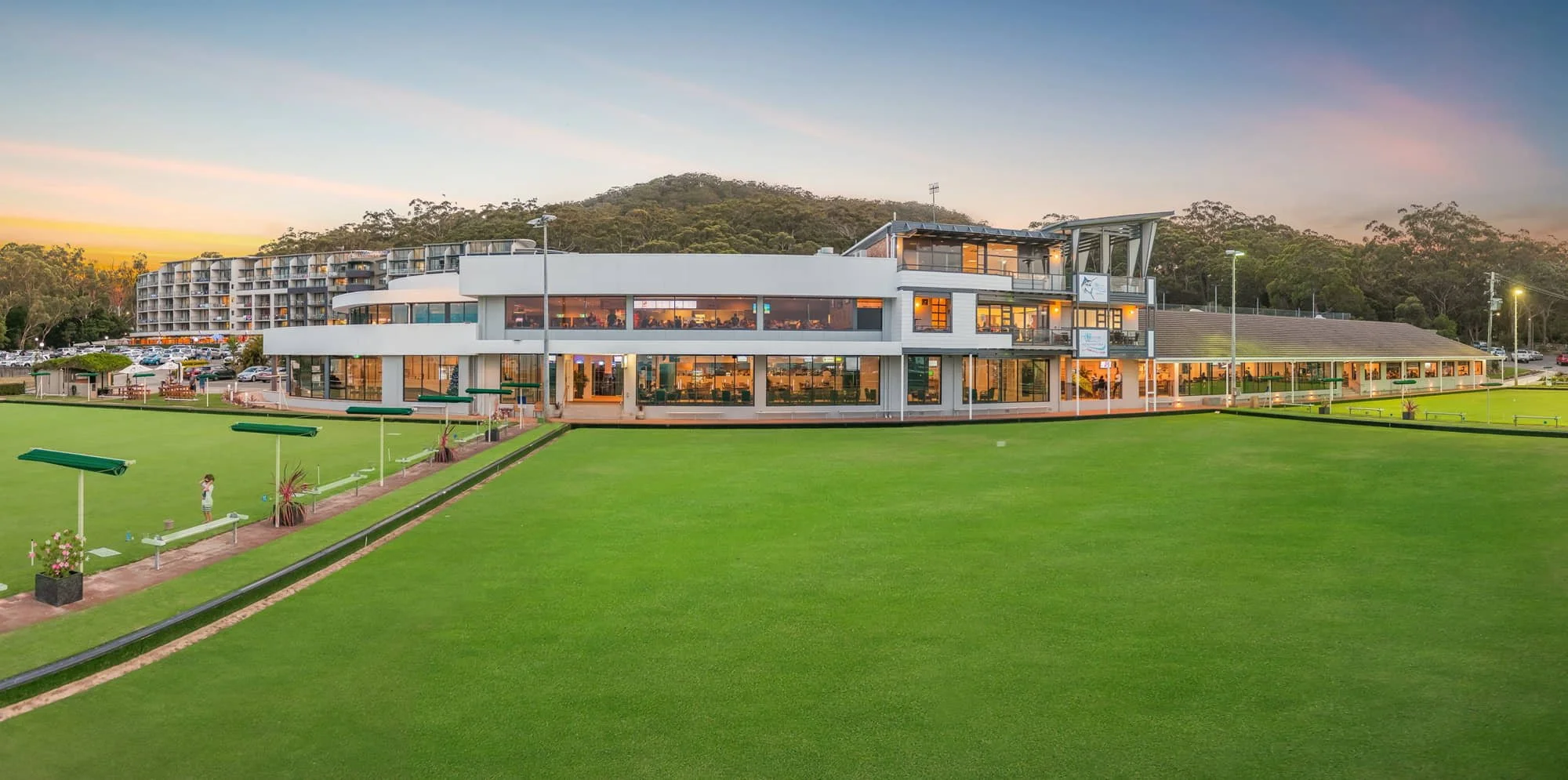NELSON BAY BOWLING CLUB