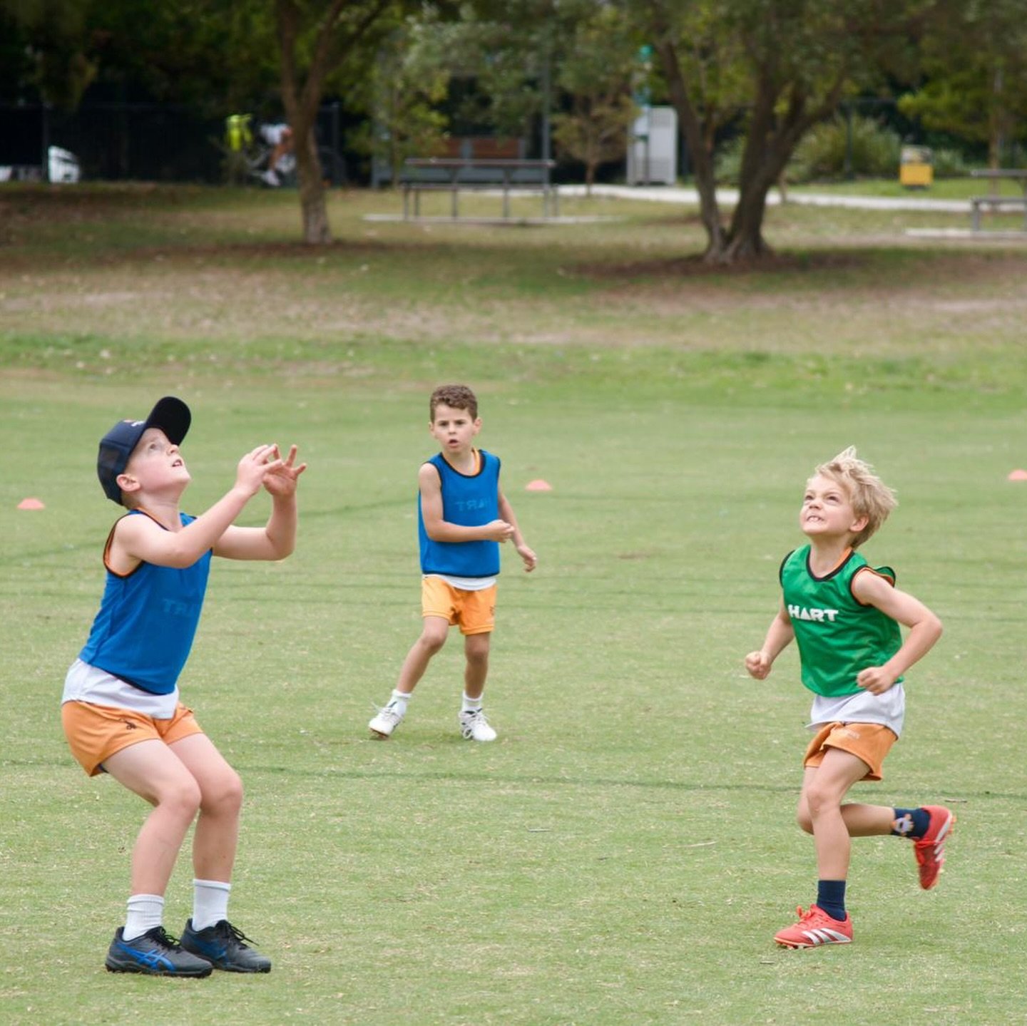 Nothing but eyes on the prize! 👀 🏉 

Amazing focus by our Silver&rsquo;s (6-7 year olds) during match play! 🌟 

All ready for next year with @eastsydneybulldogs 🐶 

@aflsydneyjuniors @aflauskick 

&ldquo;Where it all begins&hellip; &ldquo; 🦊 

#