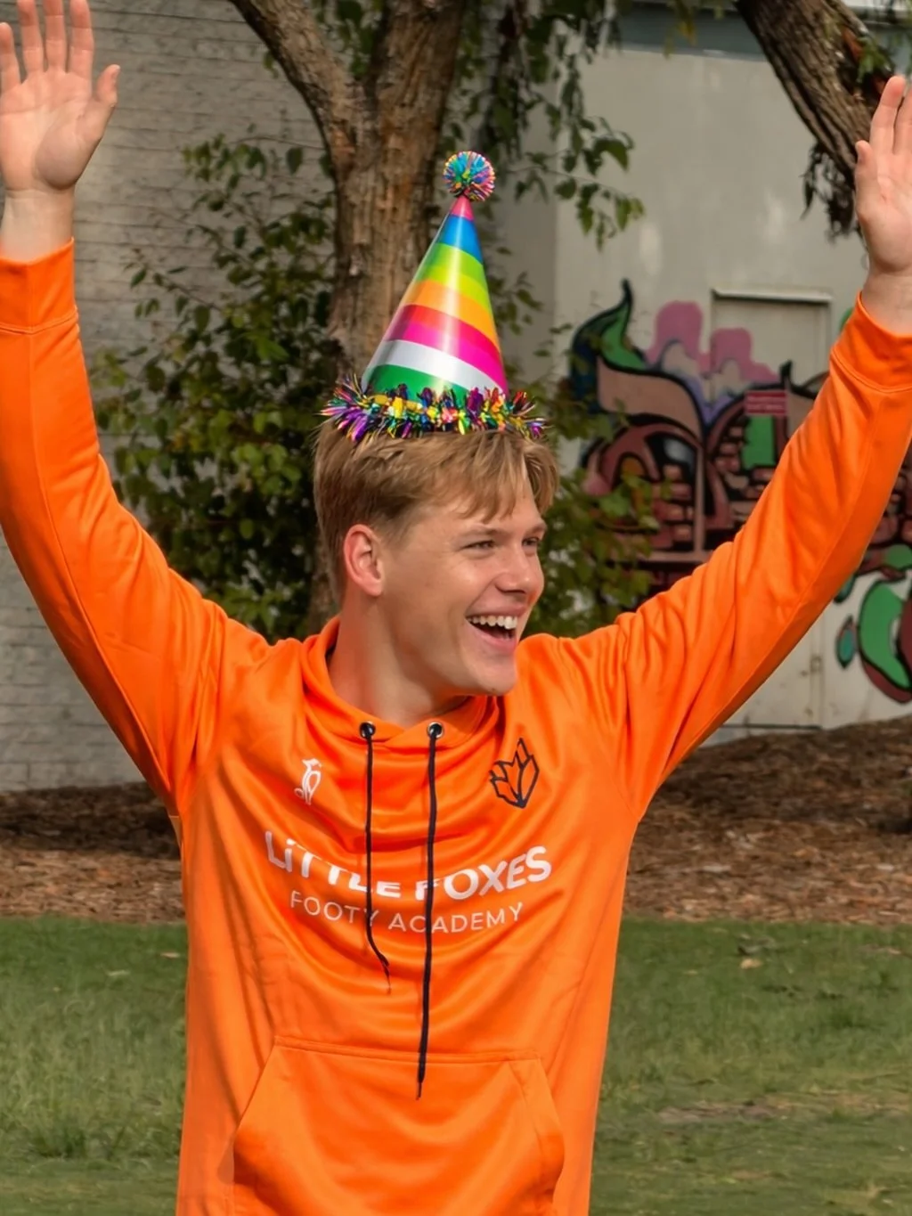 A big Happy 21st Birthday to coach @ethan_carger 🥳🎁🎉🎂

We hope you have a fantastic day!! 

#birthday #coach #afl #littlefoxes #littlefoxesfootyacademy