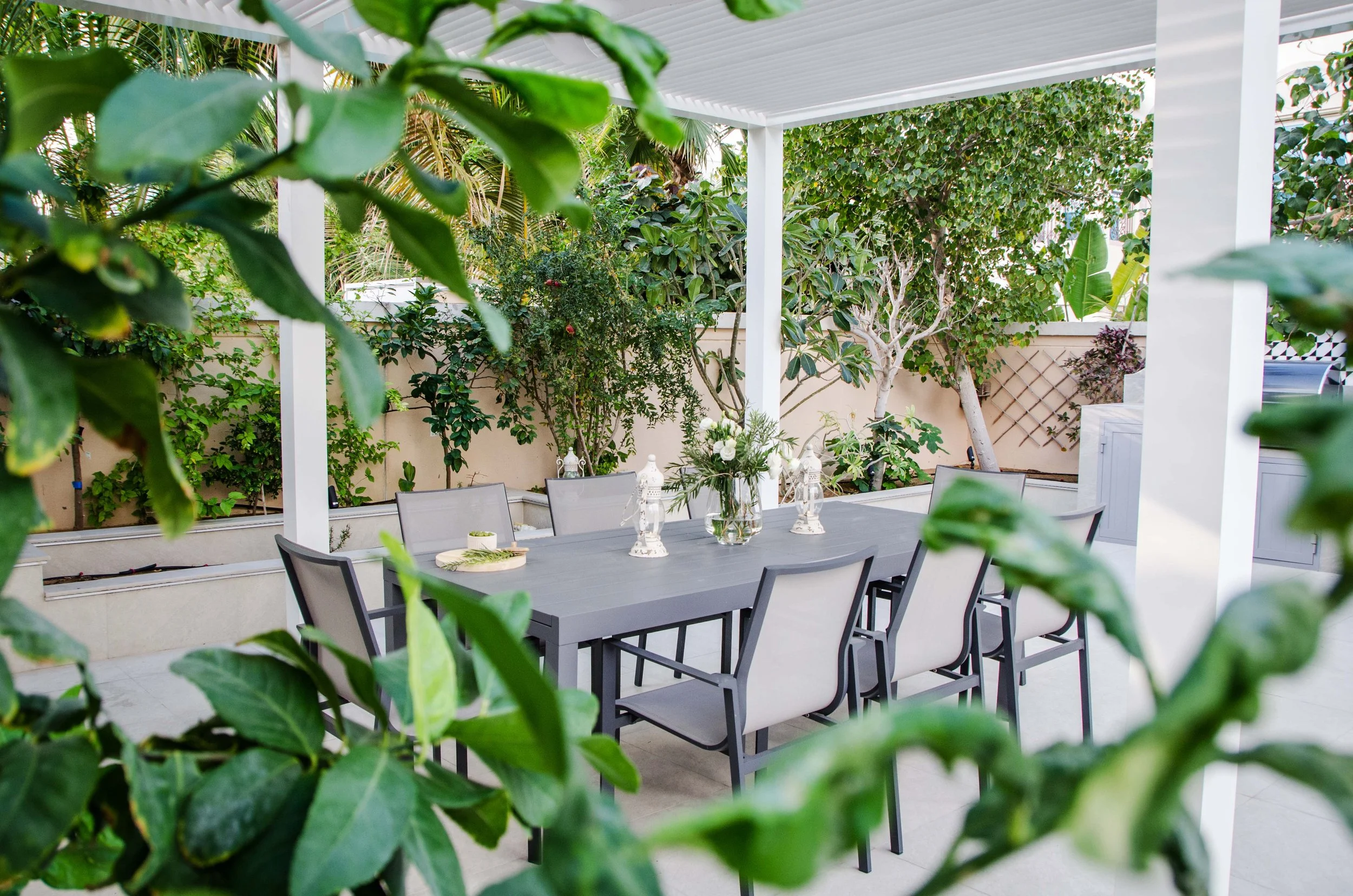outdoor table.jpg