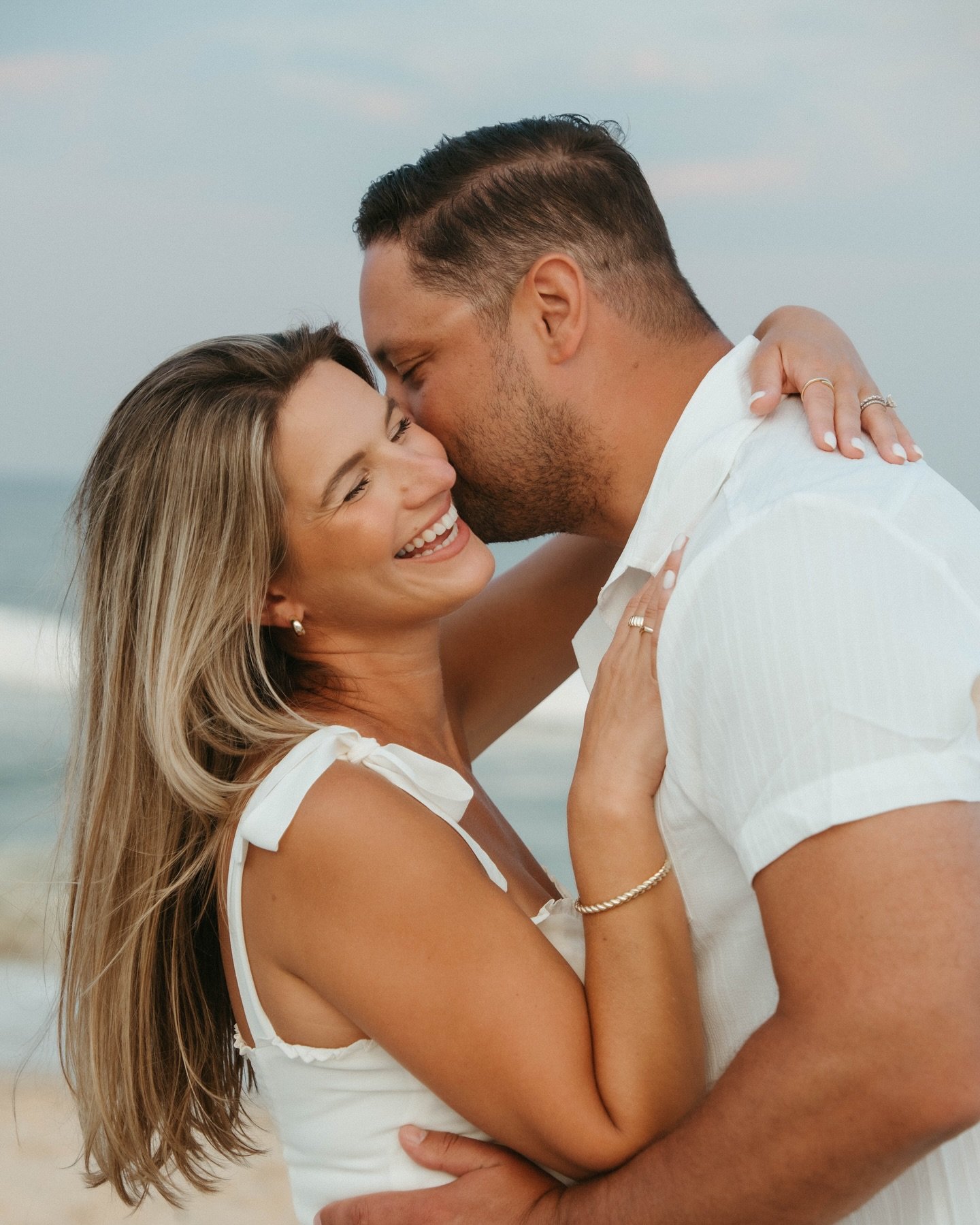 &ldquo;Cause nothing matters in this whole wide world, when you&rsquo;re in love with a jersey girl&rdquo; 🌊 Darah + Rick at the jersey shore being cute.