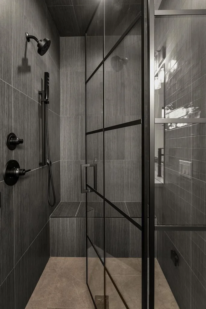 LOT 25  20220708041155971073000000-o.jpg