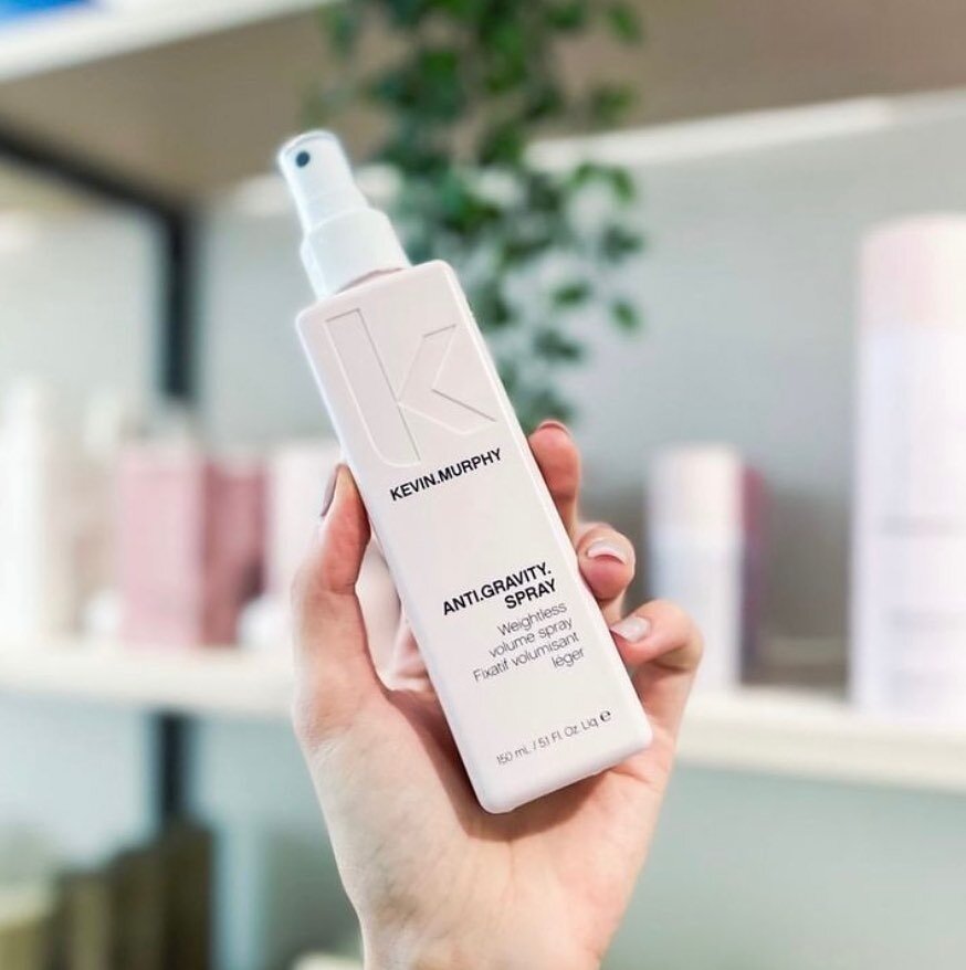 ANTI.GRAVITY.SPRAY 💗👀

This product has a unique formula that adds plenty of volume, but without weighing the hair down. Not only does it style hair but it nourishes each strand, as well as promoting hair growth! 

Available now at Pink Lemonade Sa