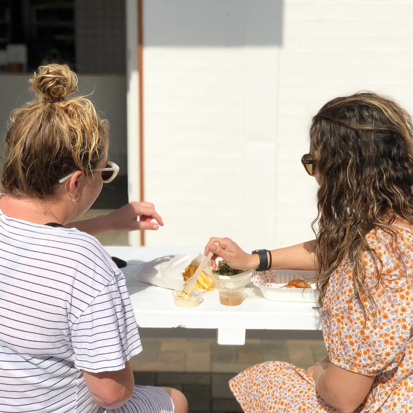 A couple of spring chickens enjoying chicken in spring 🌼
.
#birdie #birdienewcastle #takeaway #chickenshop #flyintakeaway #newy #newcastle