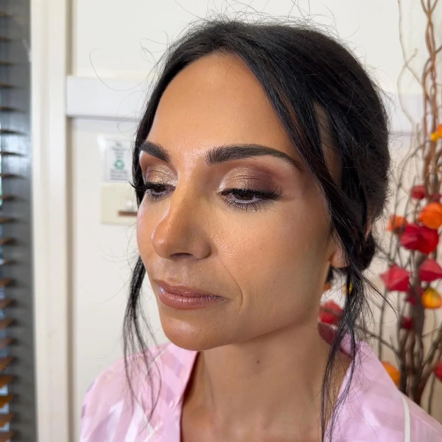 A bridesmaids glow!
Weddings are one of my favourite times to be an MUA! 
The excitement and energy from the bridal party is so fun and electric, and creating gorgeous looks like makes it that much better! 
If you are a 2024/2025 bride👰‍♀️, get